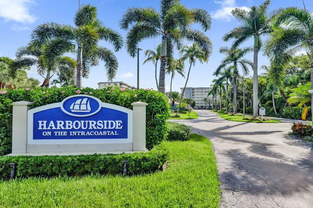 1 HARBOURSIDE Drive #4302