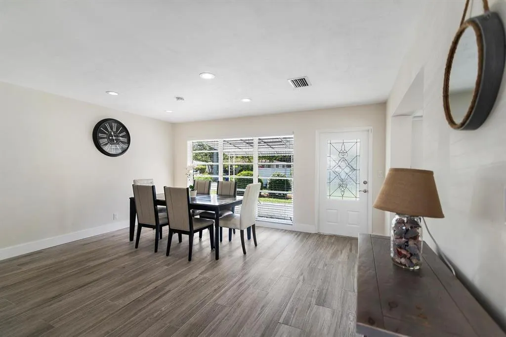 2501 NE 12TH Street
