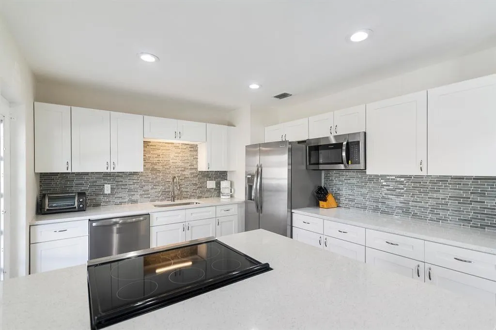 2501 NE 12TH Street