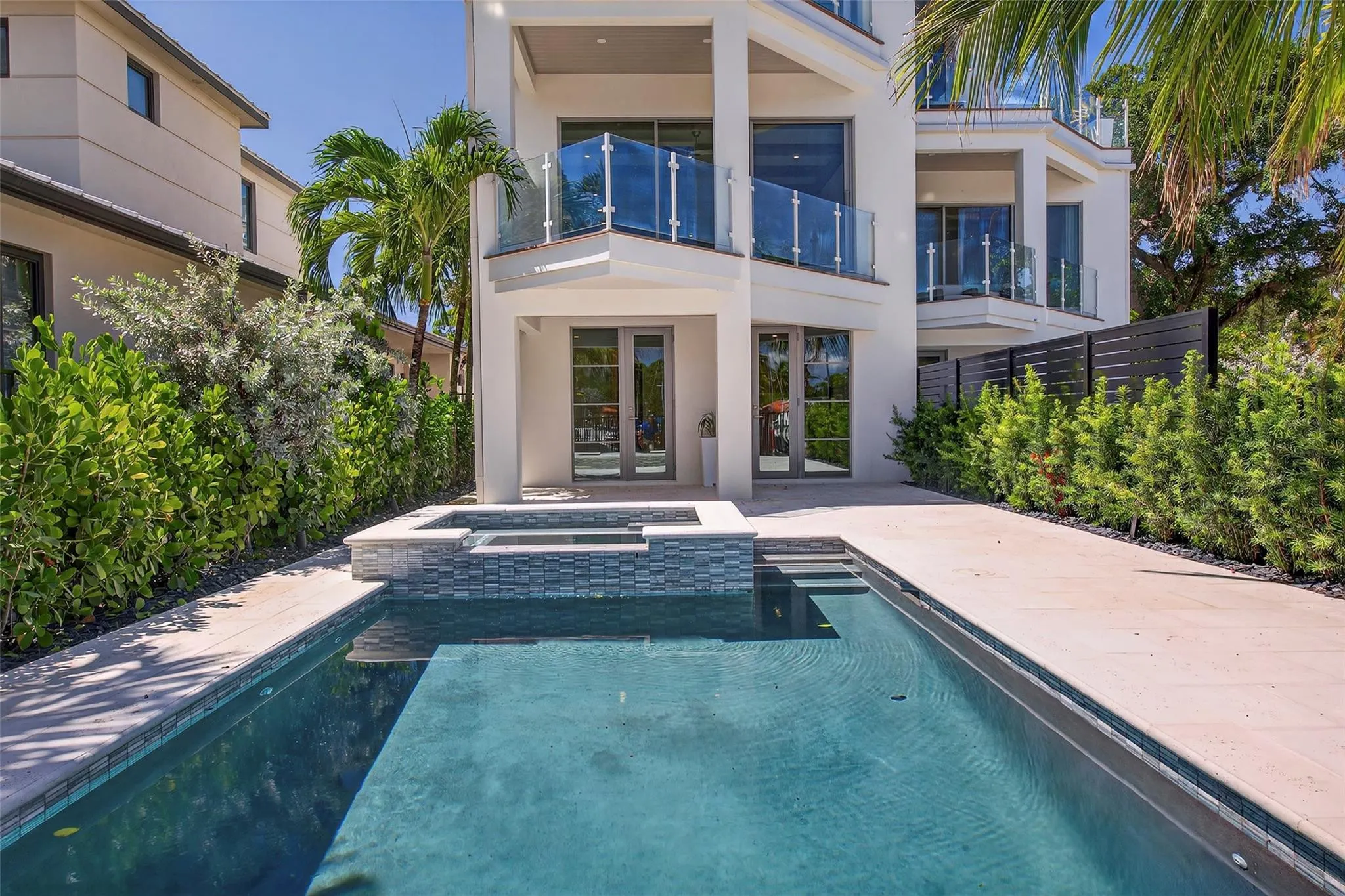 621 SW 5 Place