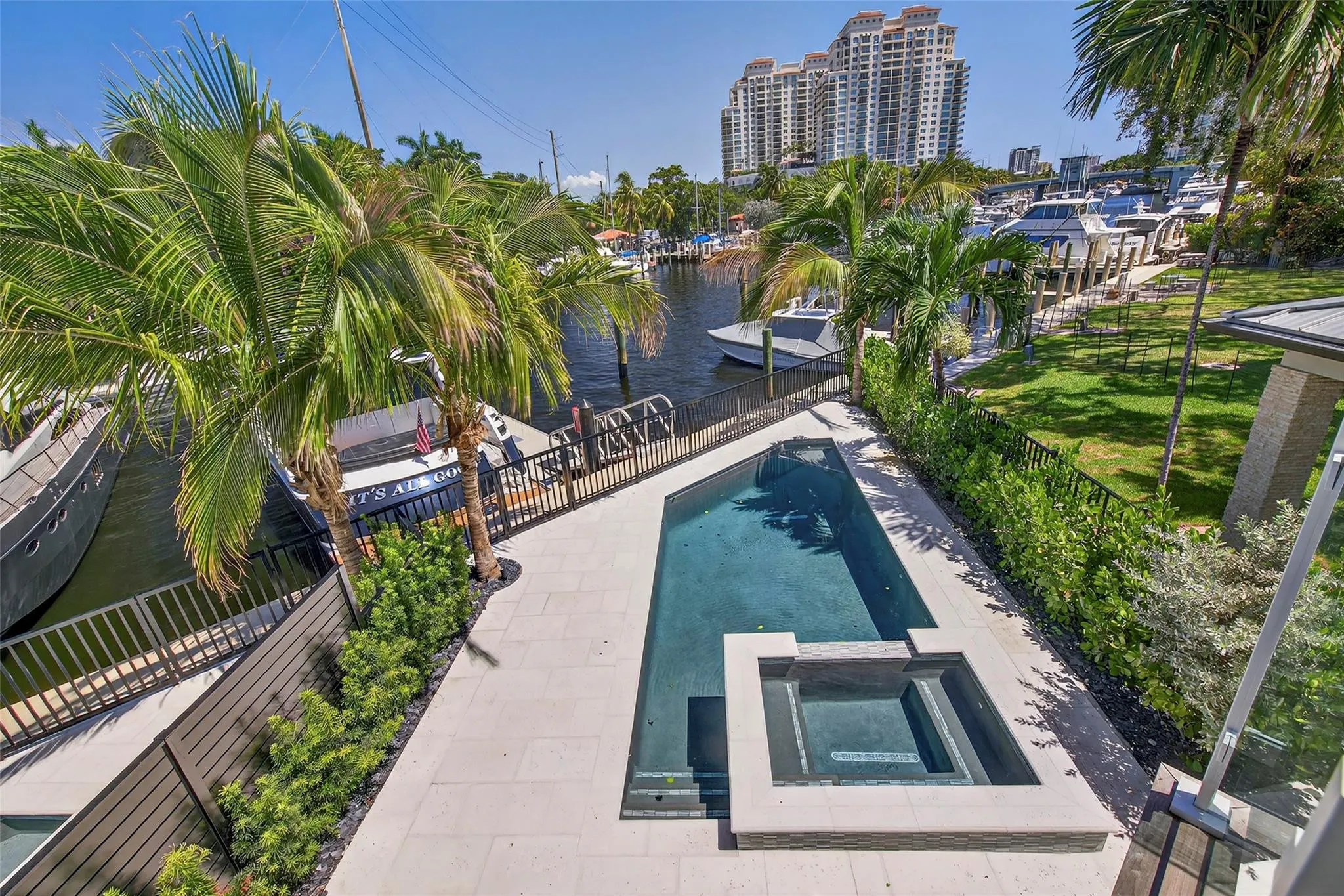 621 SW 5 Place