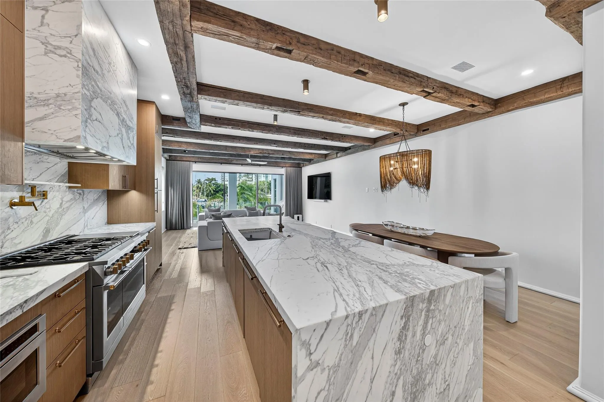 621 SW 5 Place