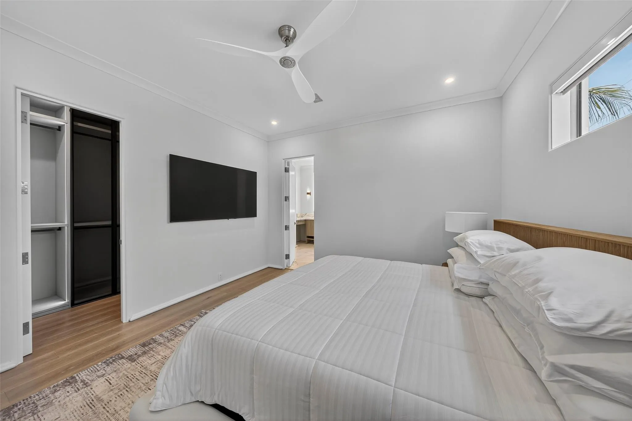 621 SW 5 Place