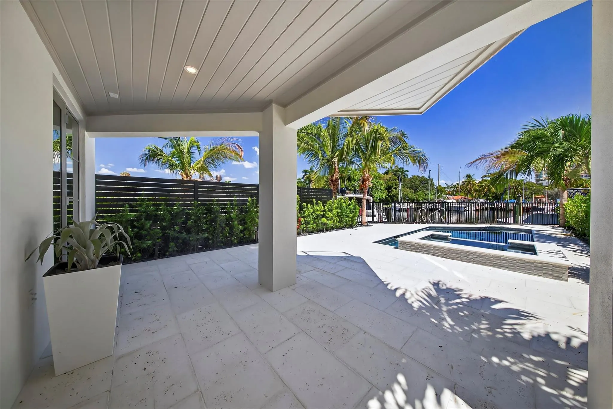 621 SW 5 Place