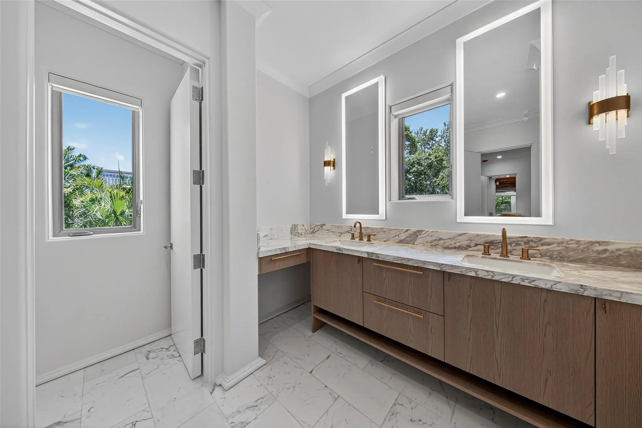 621 SW 5 Place