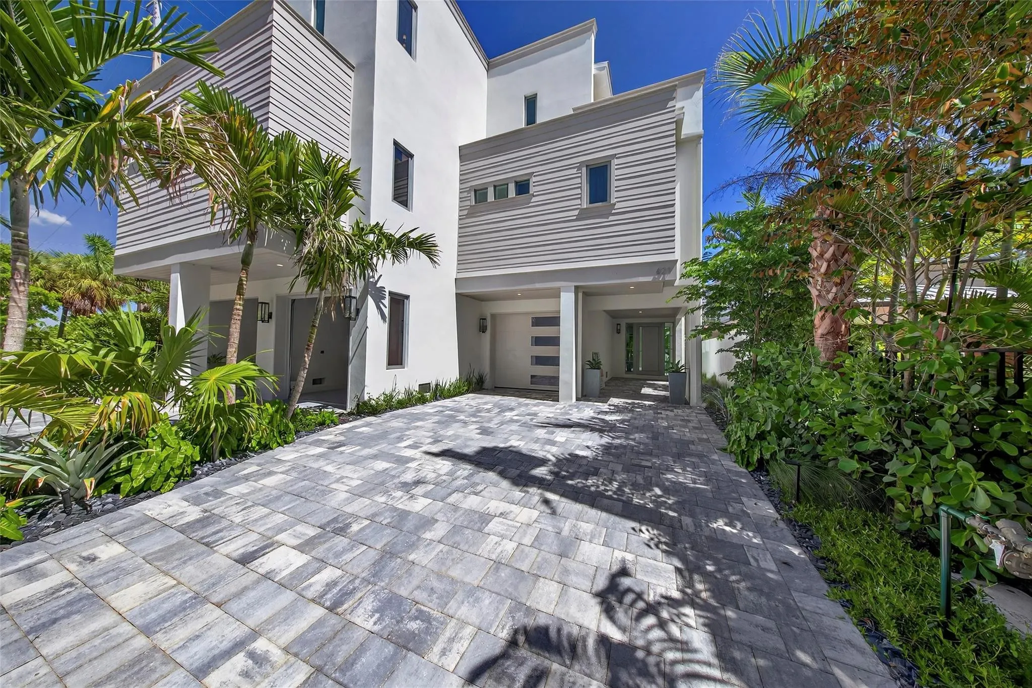 621 SW 5 Place
