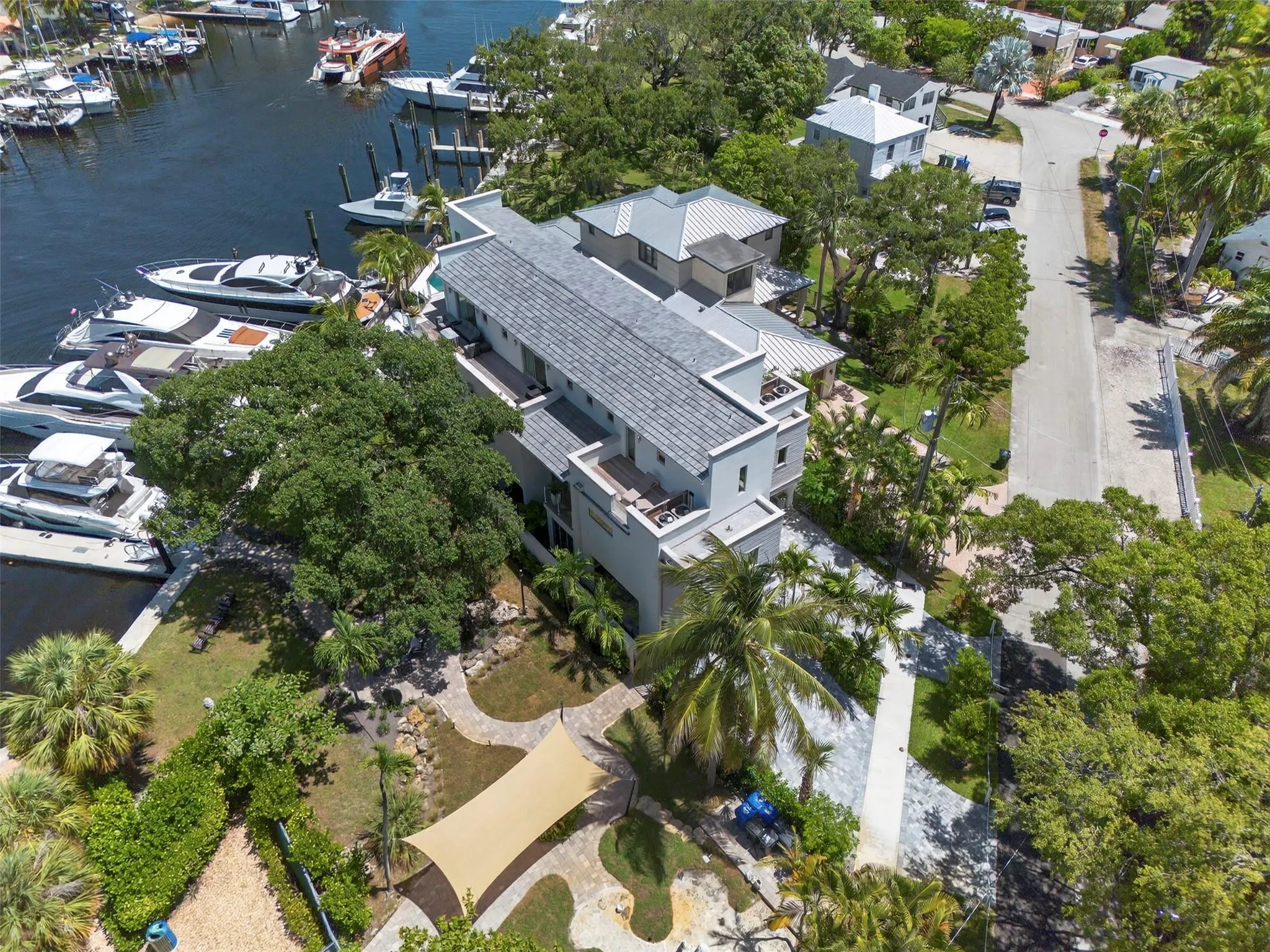 621 SW 5 Place