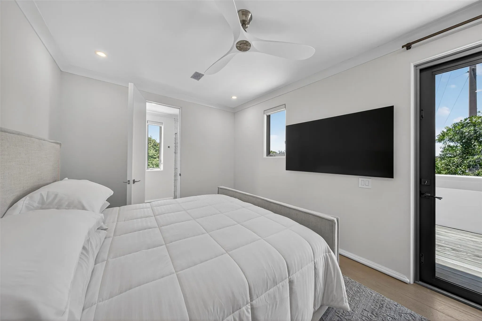 621 SW 5 Place