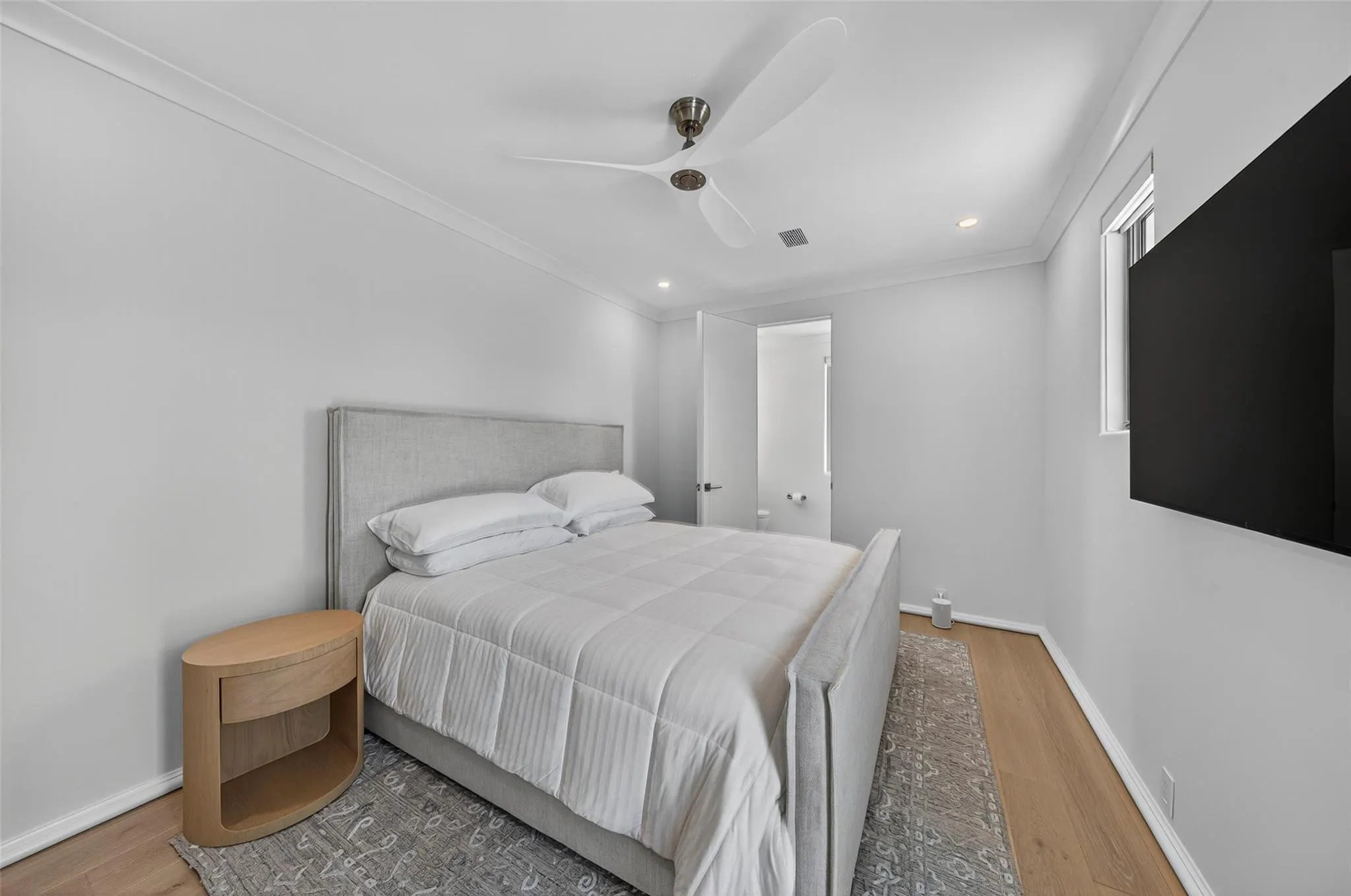 621 SW 5 Place