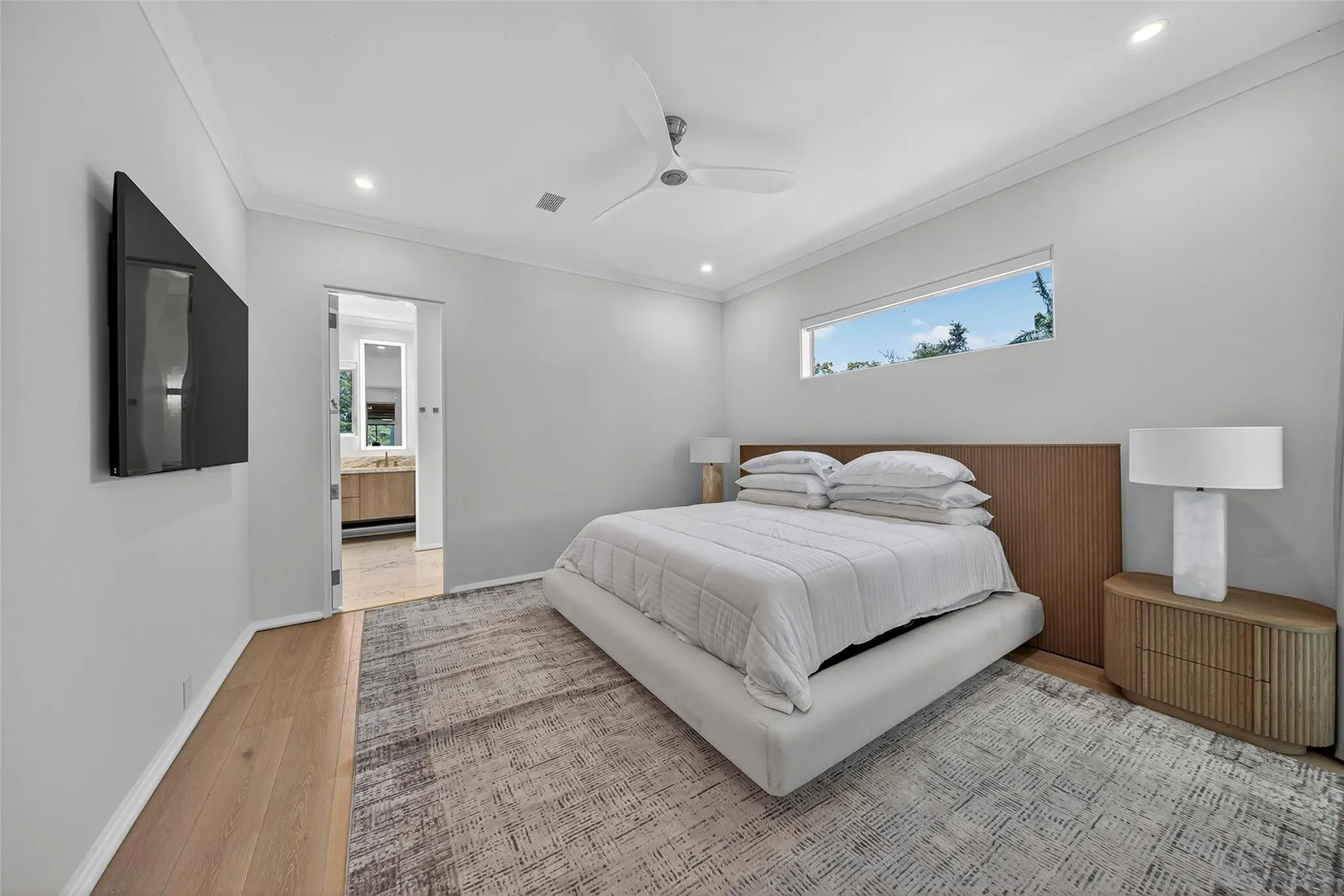 621 SW 5 Place