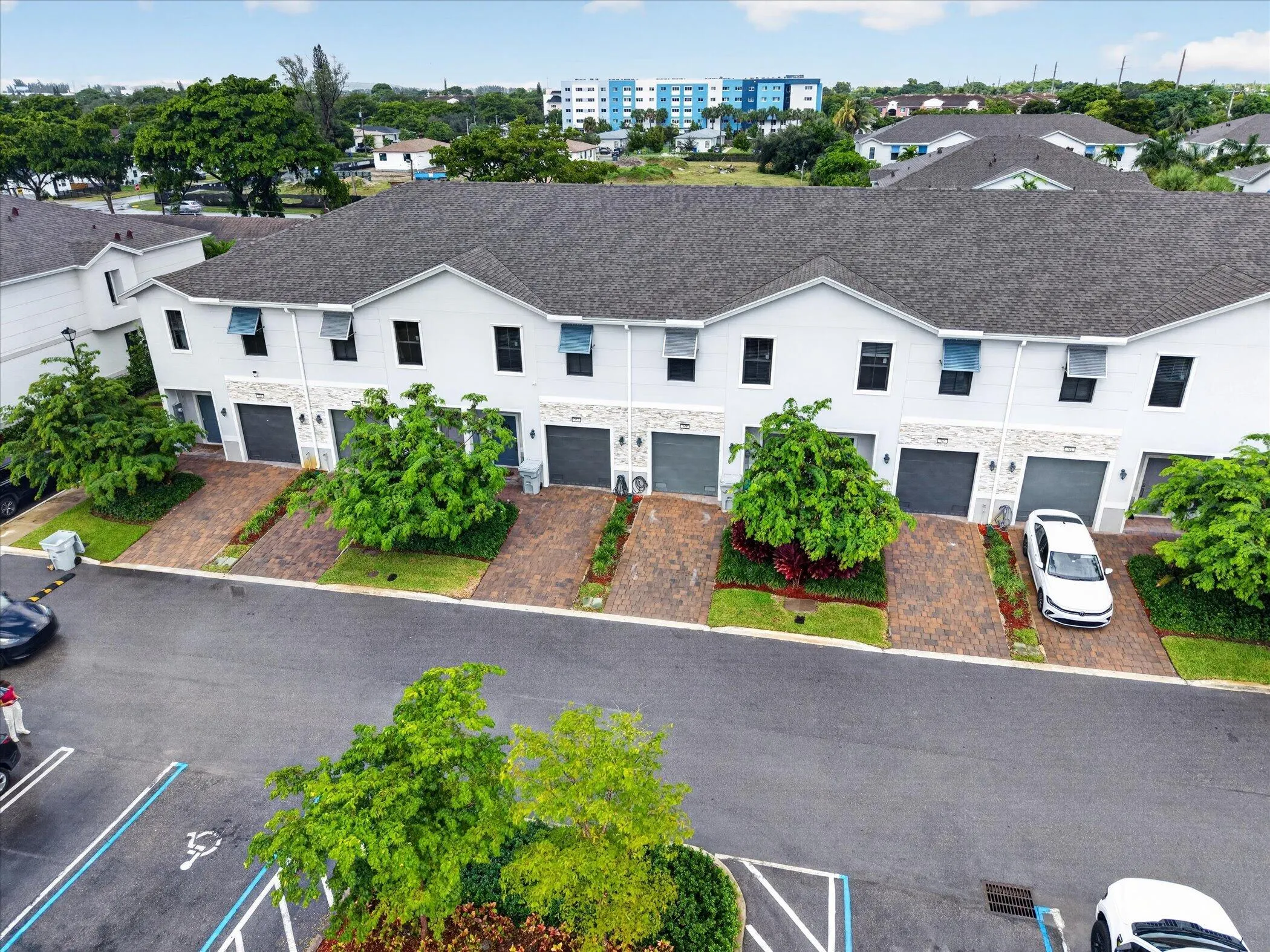 353 NW 9TH Street