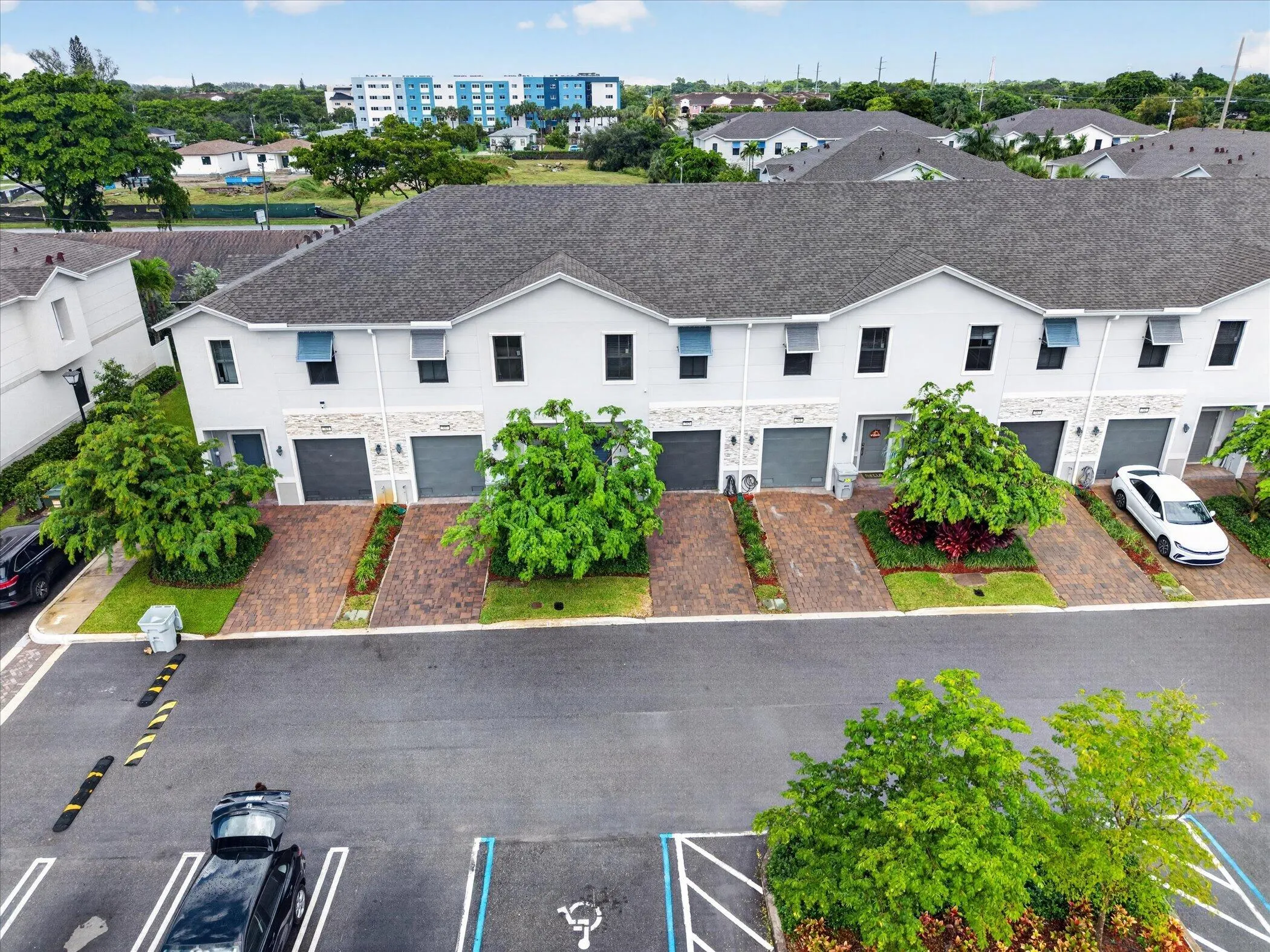 353 NW 9TH Street