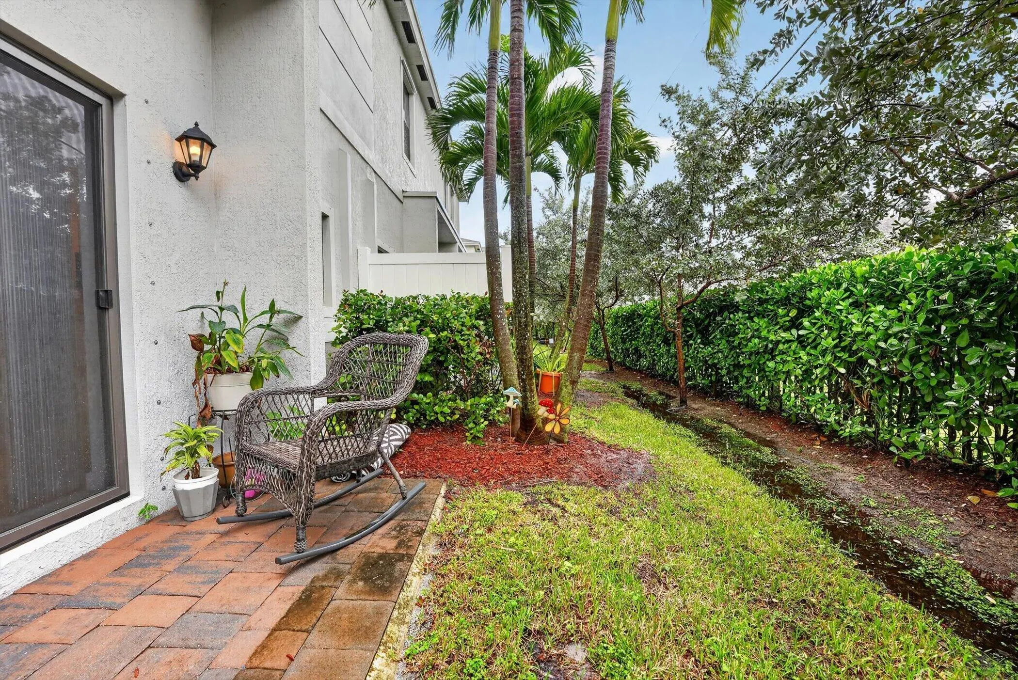 353 NW 9TH Street