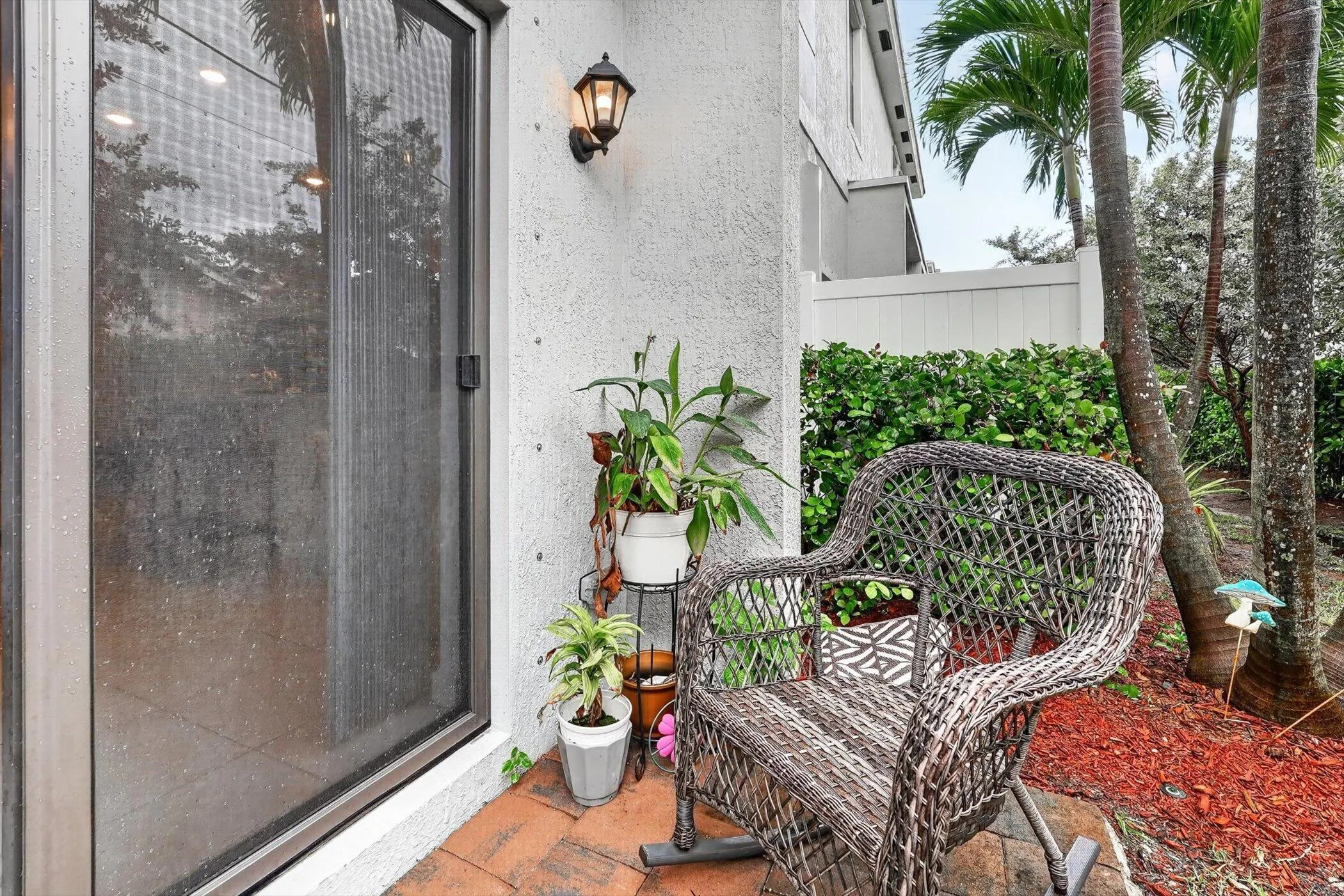 353 NW 9TH Street