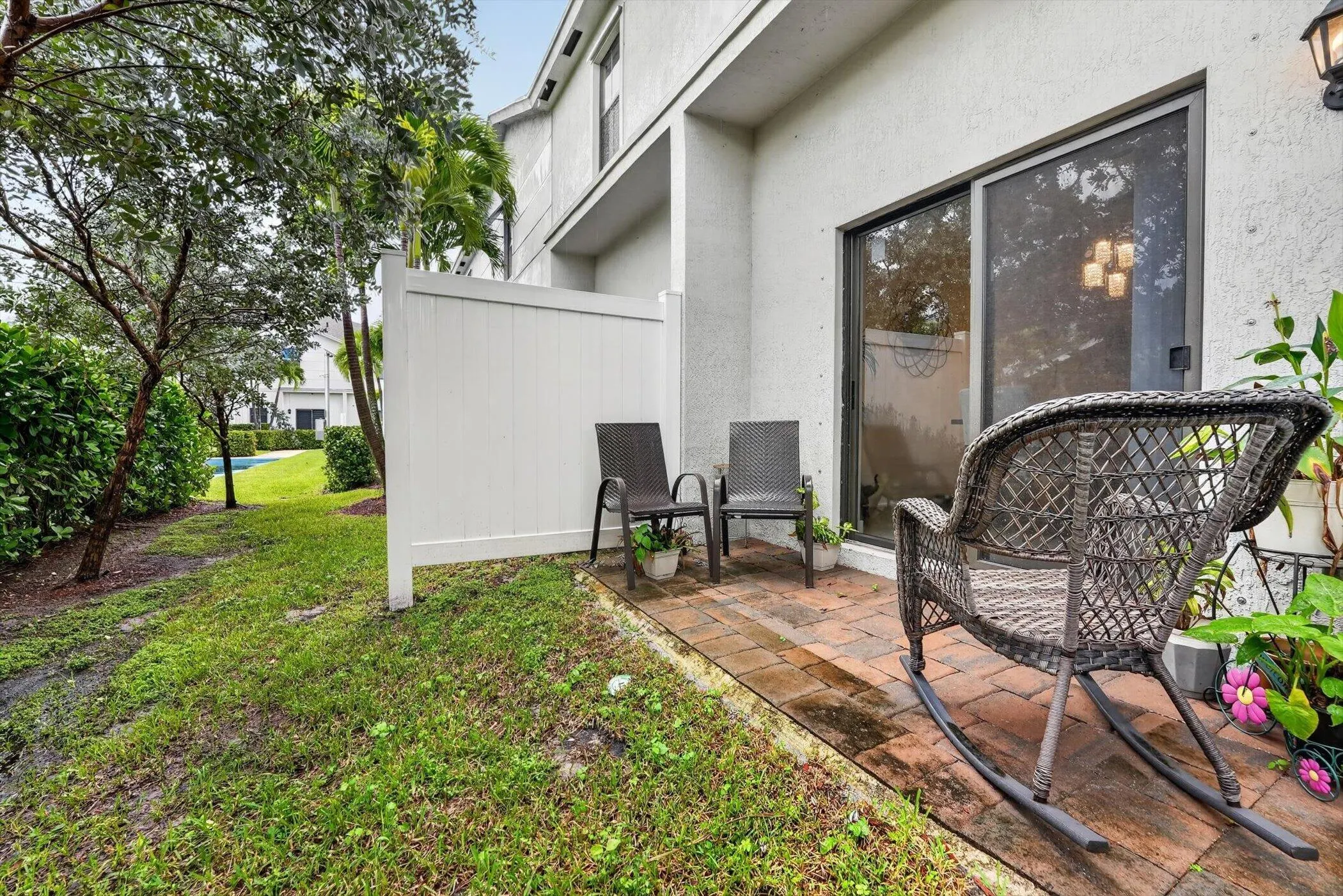 353 NW 9TH Street