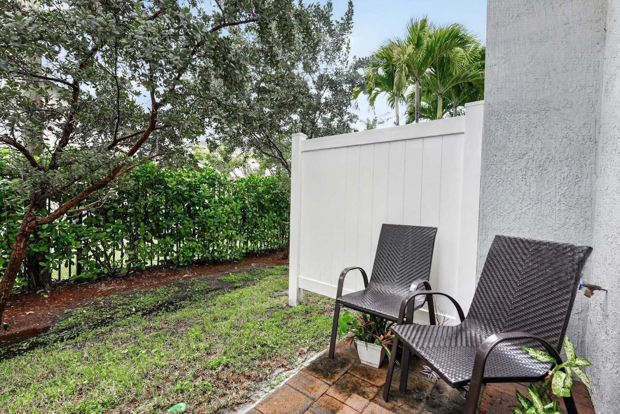 353 NW 9TH Street