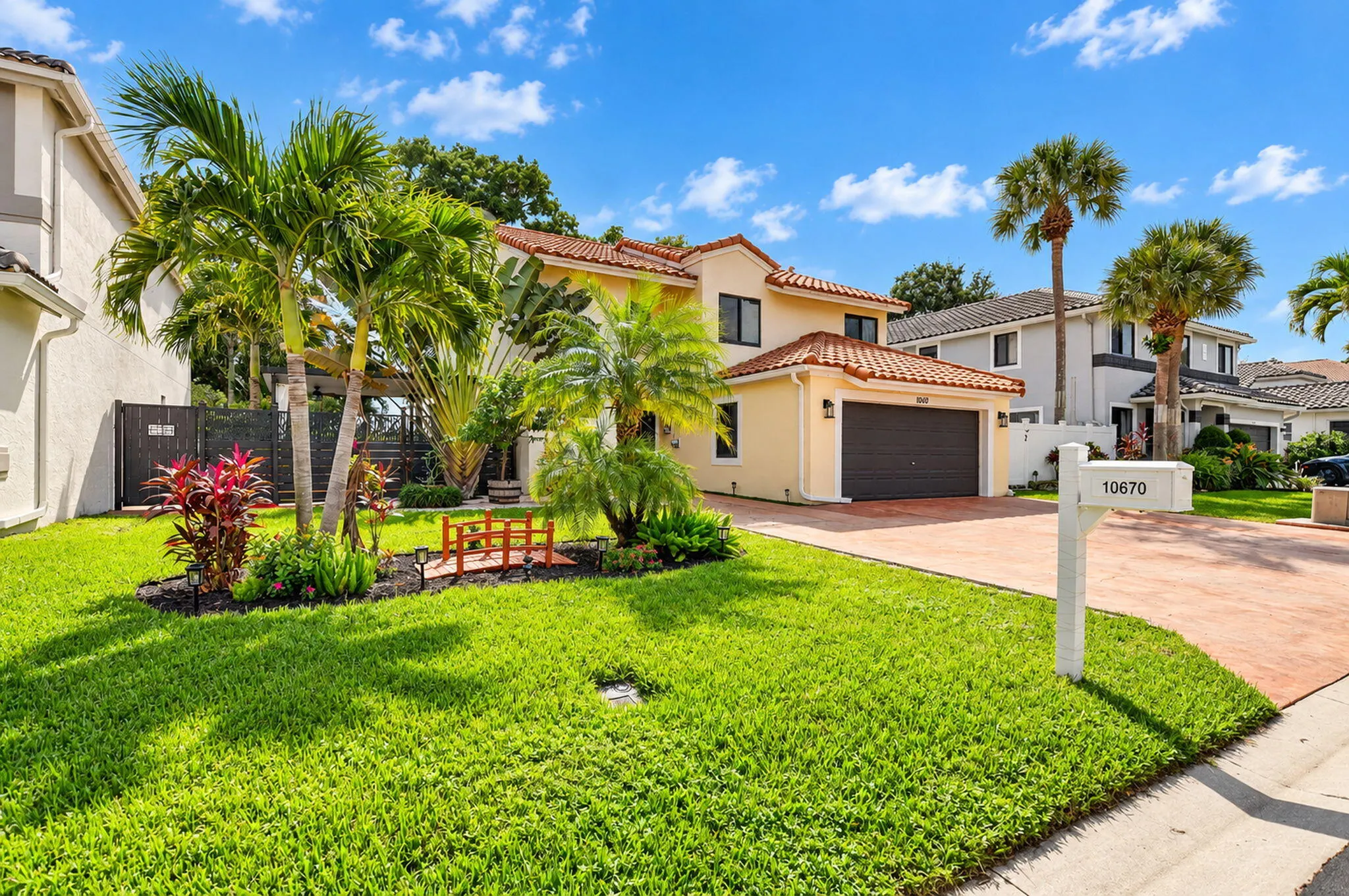 10670 Palm Spring Drive