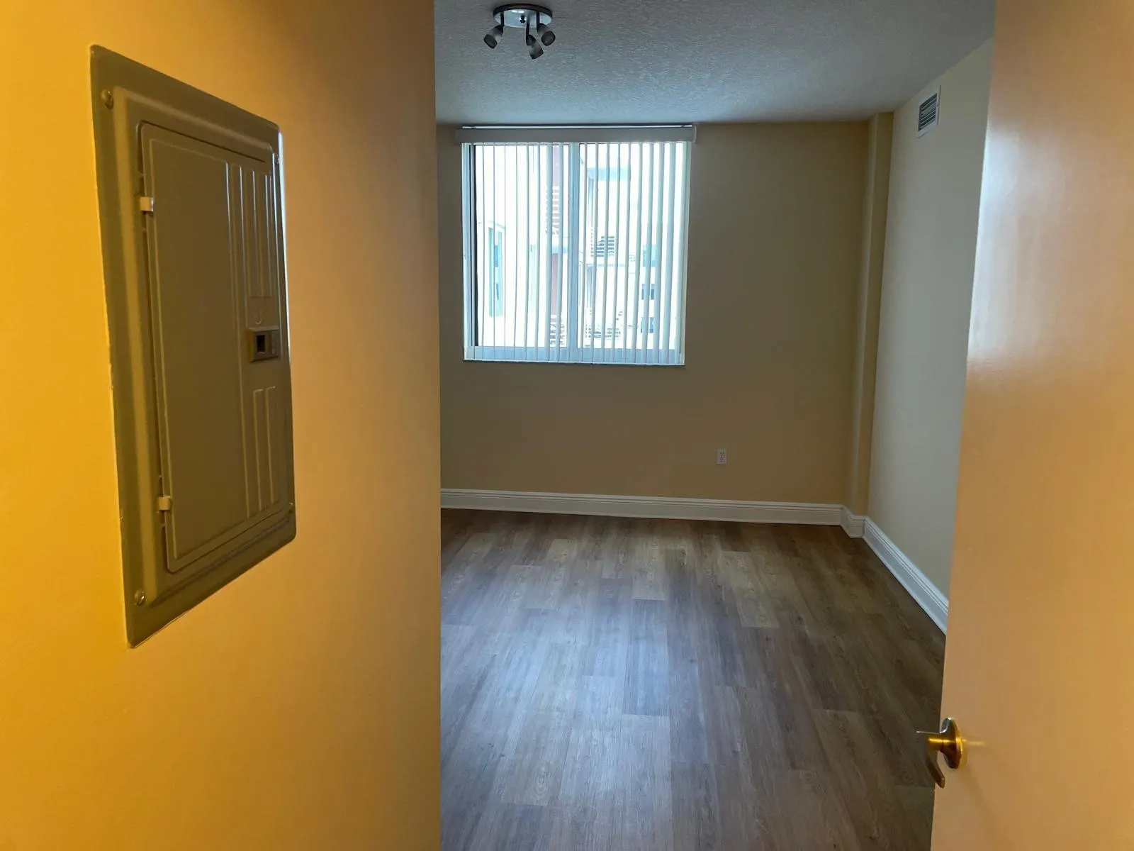 2775 NE 187TH Street #621