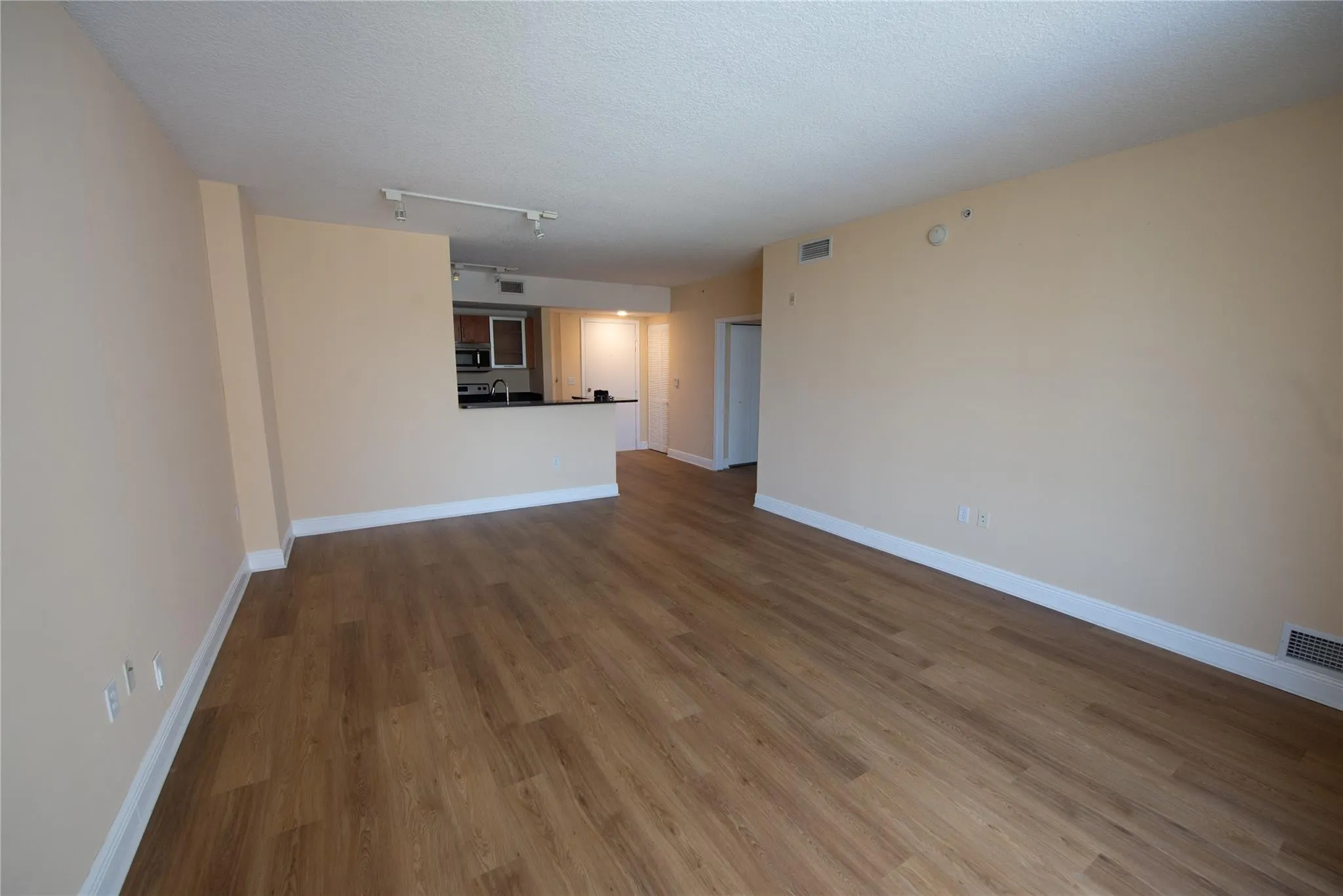2775 NE 187TH Street #621
