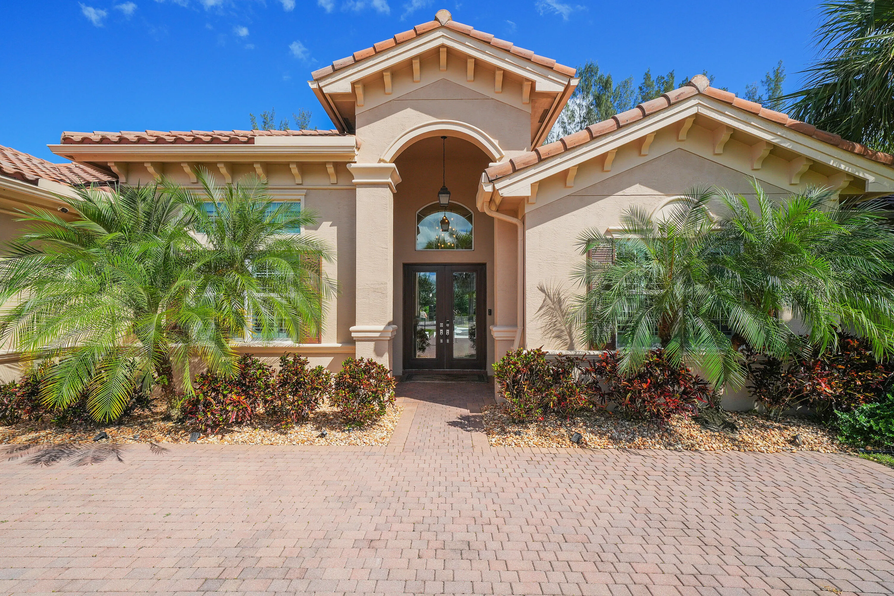 7630 Maywood Crest Drive
