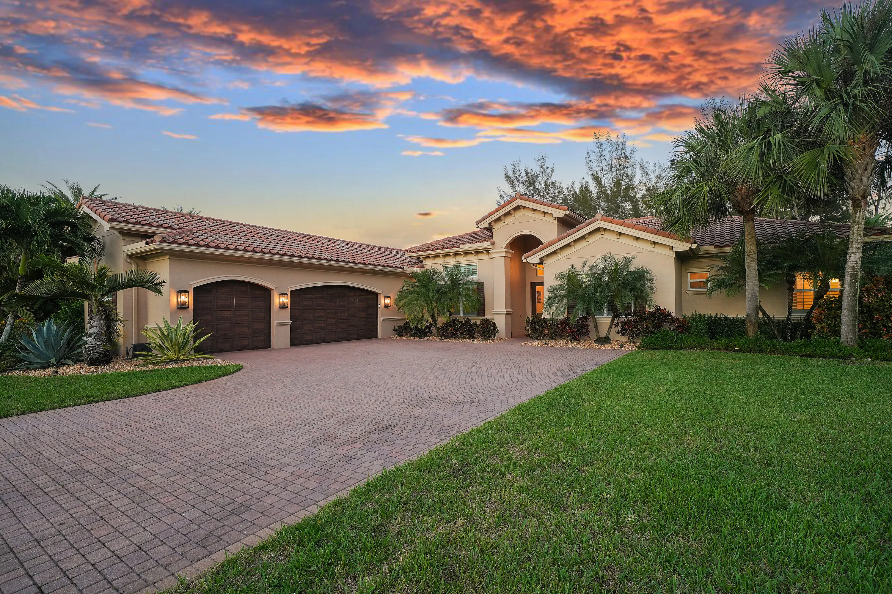 7630 Maywood Crest Drive