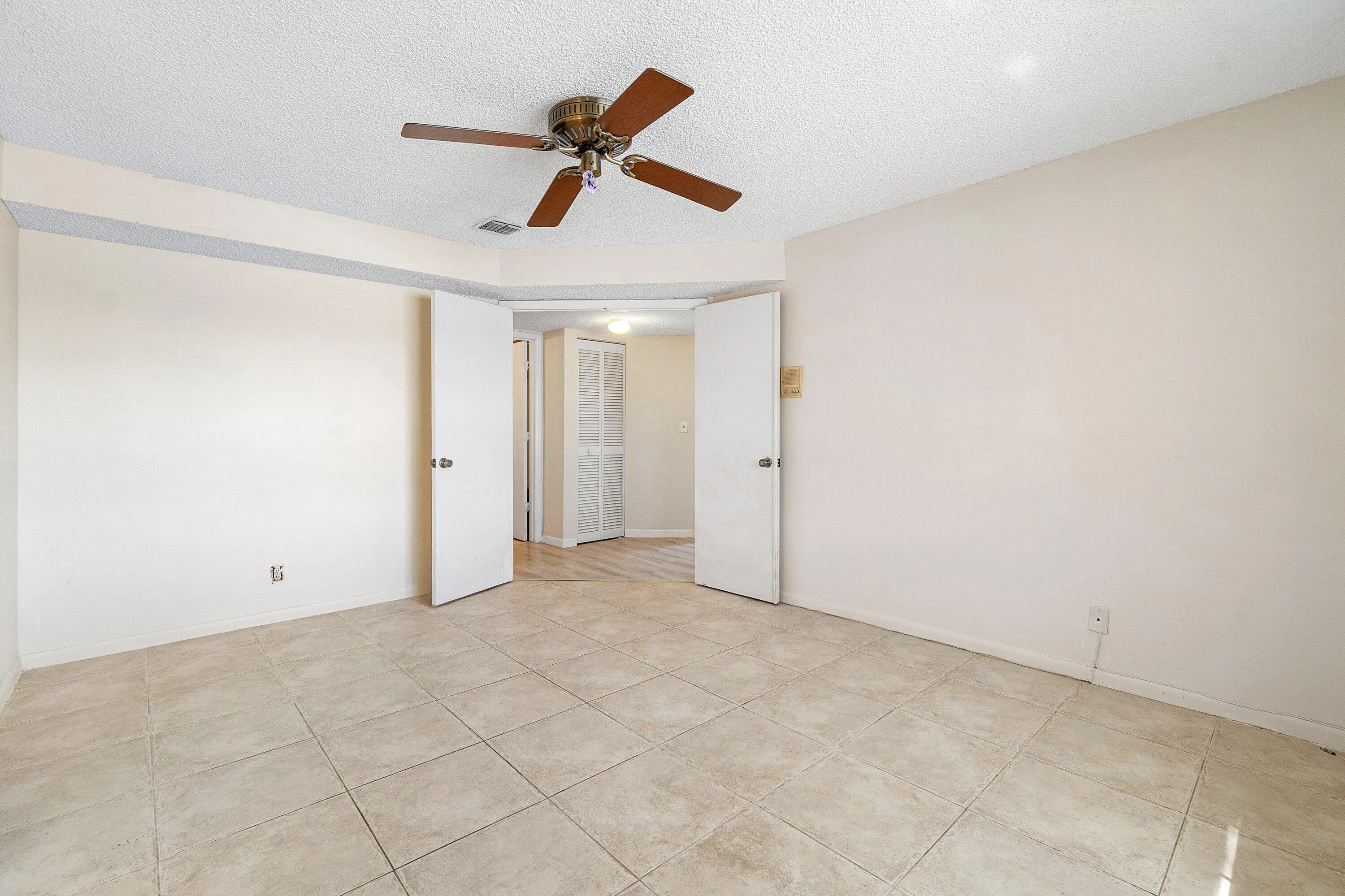 5272 BUCKHEAD Circle #01010