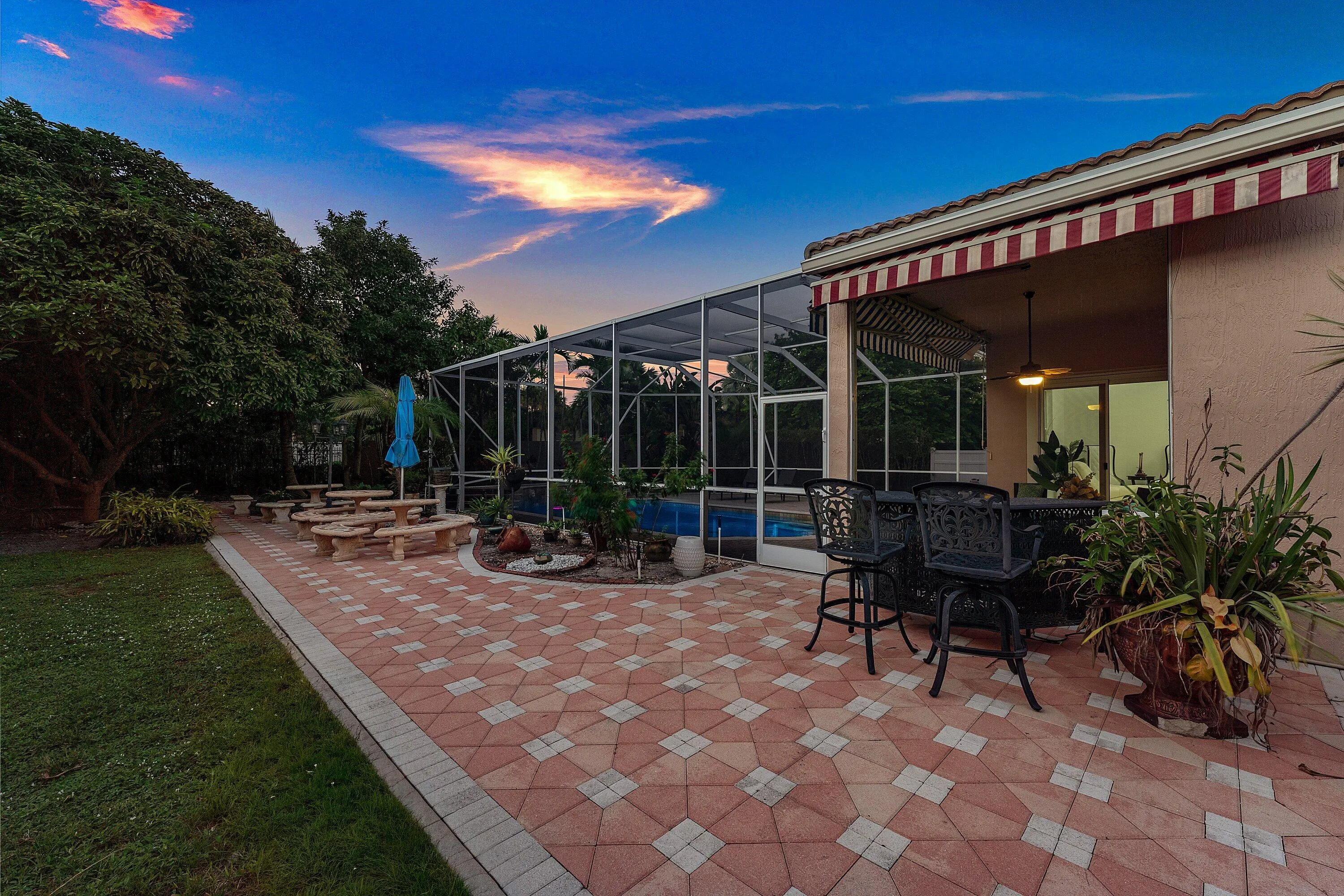 6486 Brava Way