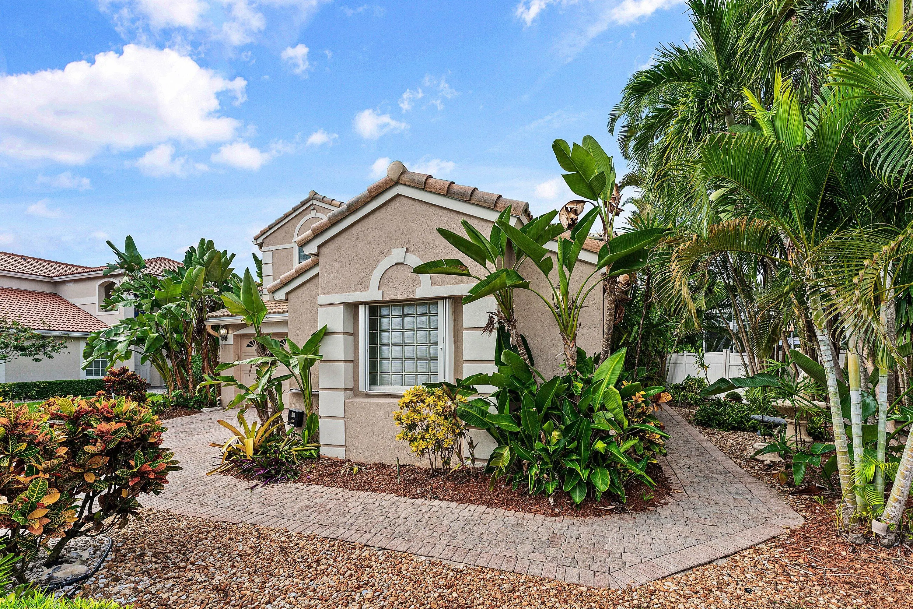 6486 Brava Way
