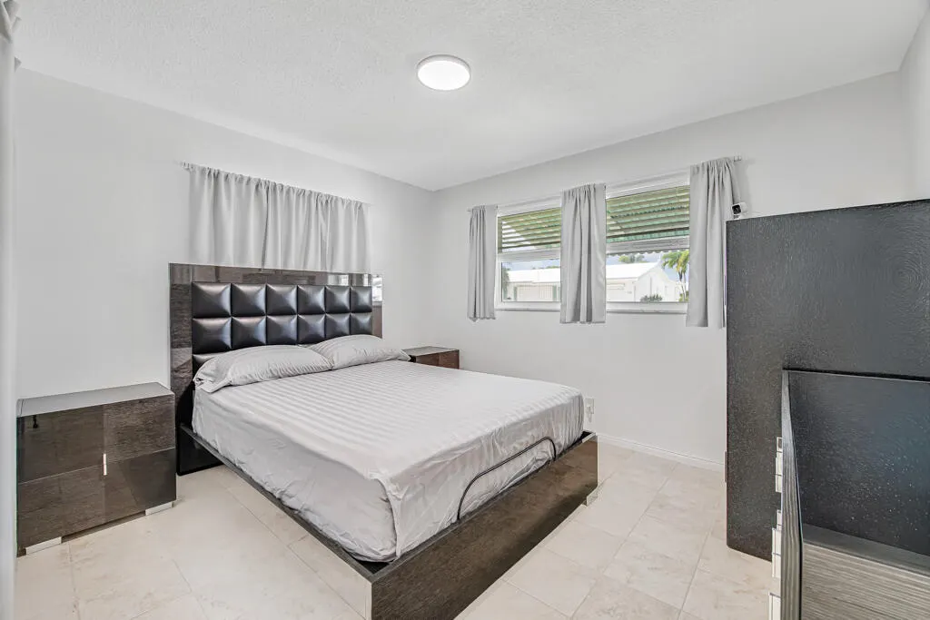 126 NW 14TH Street