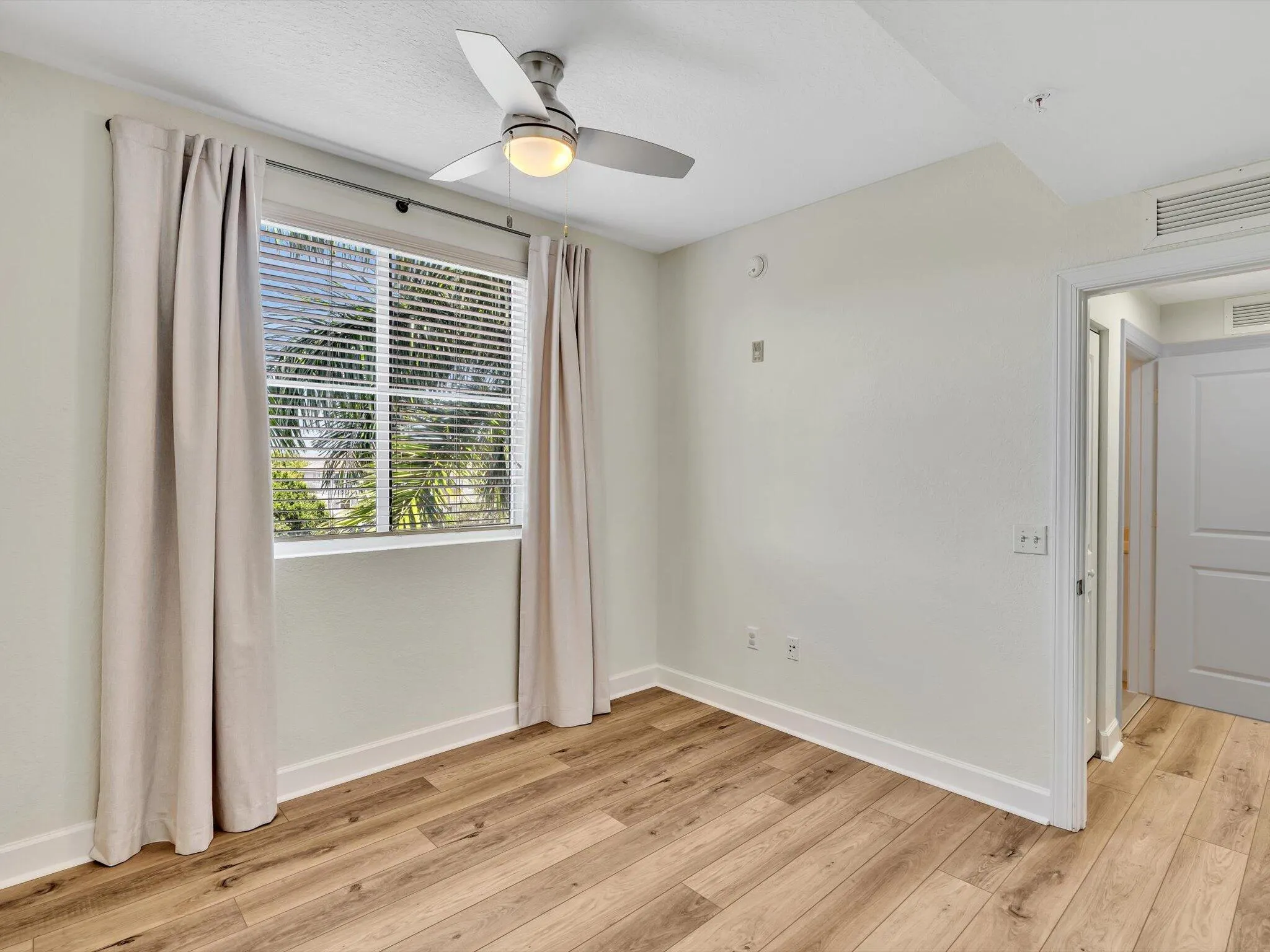 1405 RENAISSANCE Way #405