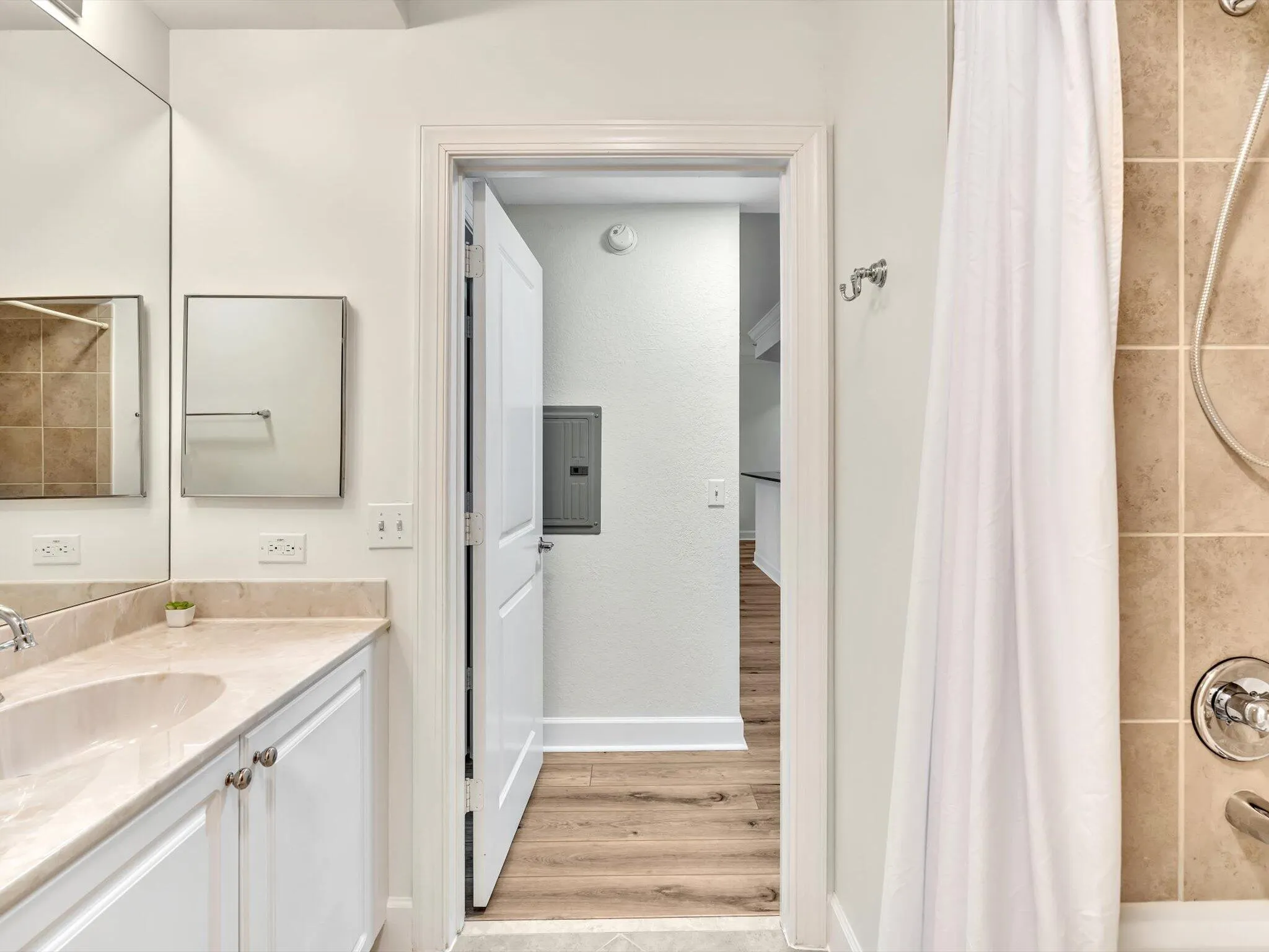 1405 RENAISSANCE Way #405