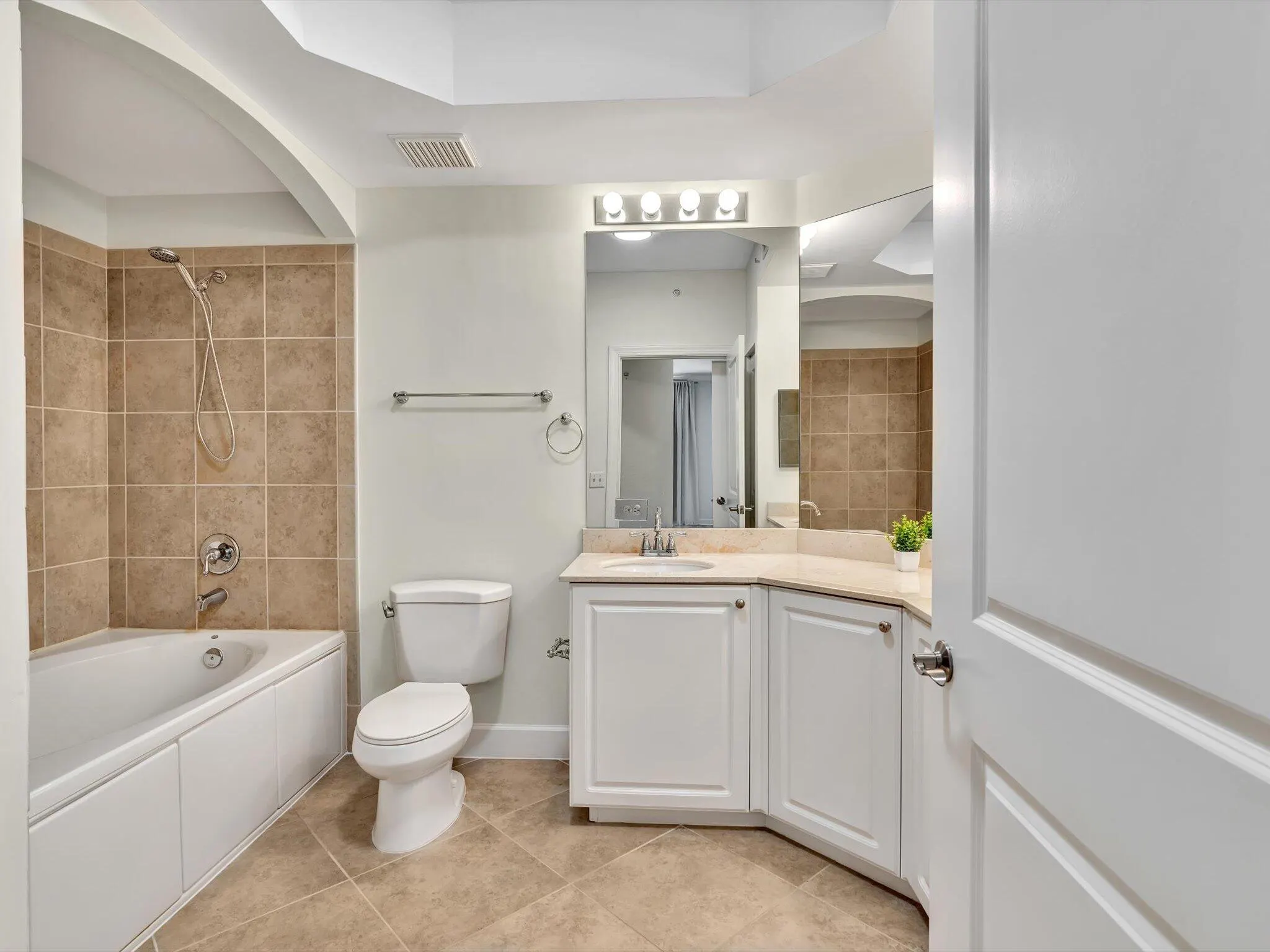 1405 RENAISSANCE Way #405
