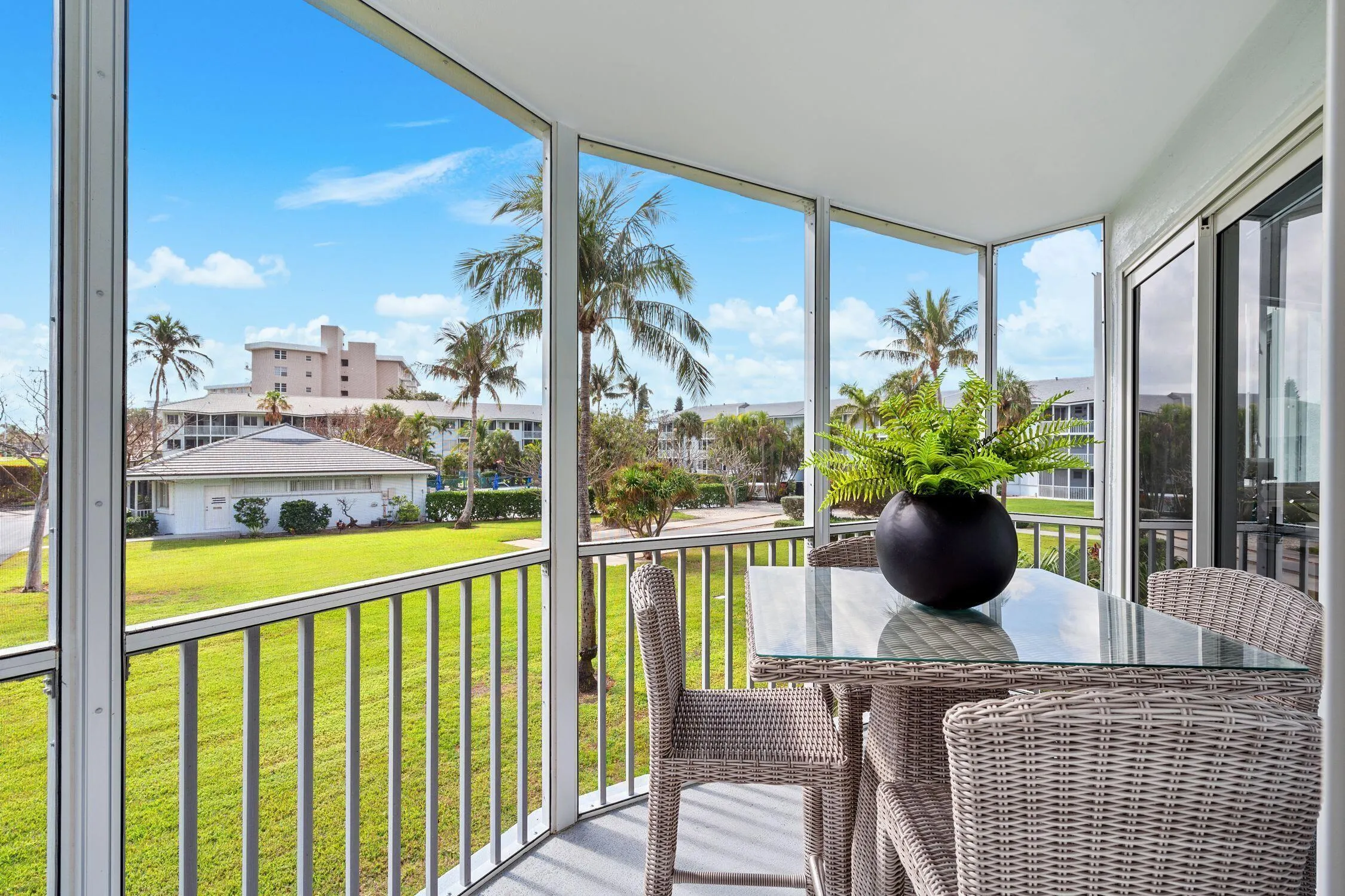 2700 Banyan Road #21c