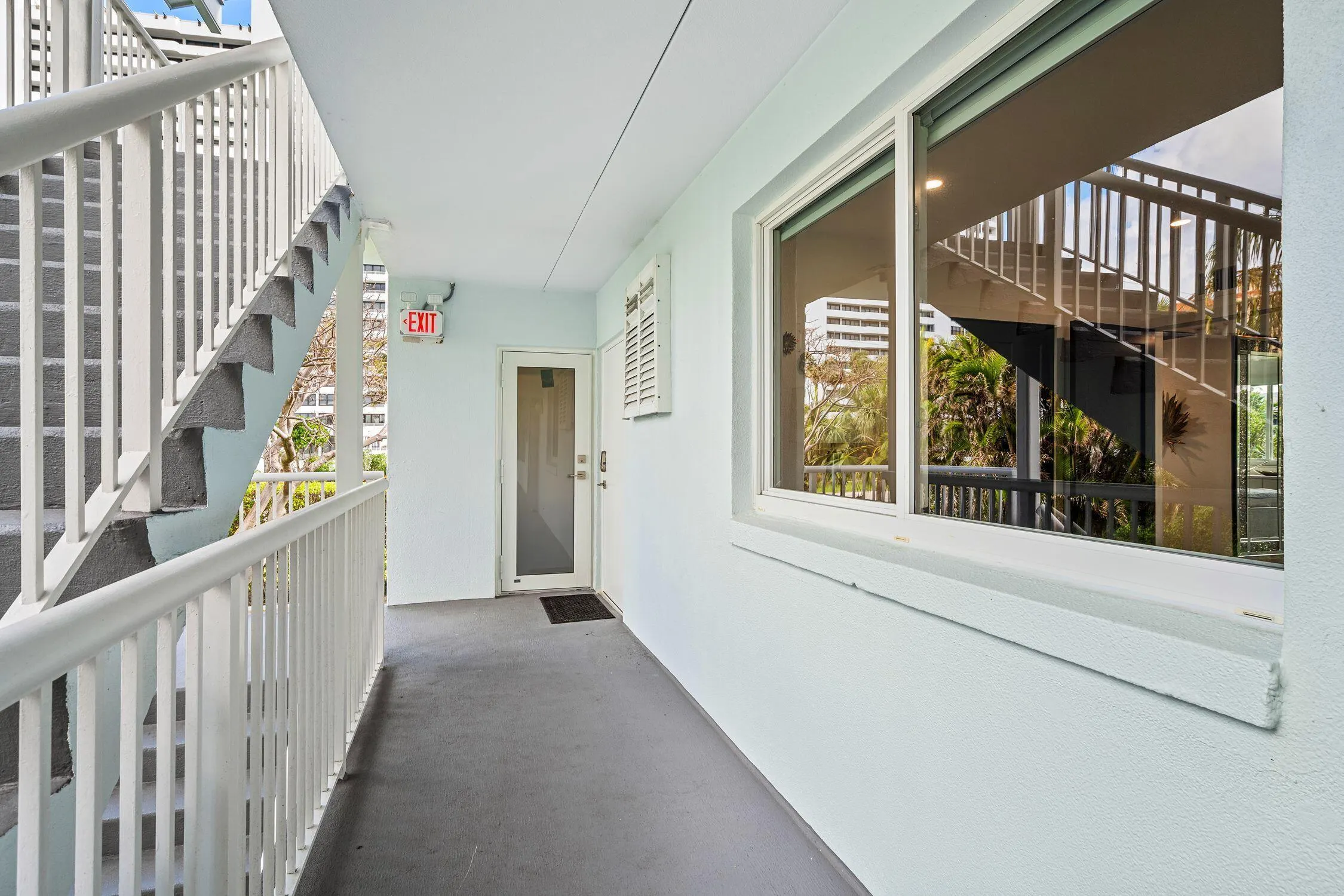 2700 Banyan Road #21c