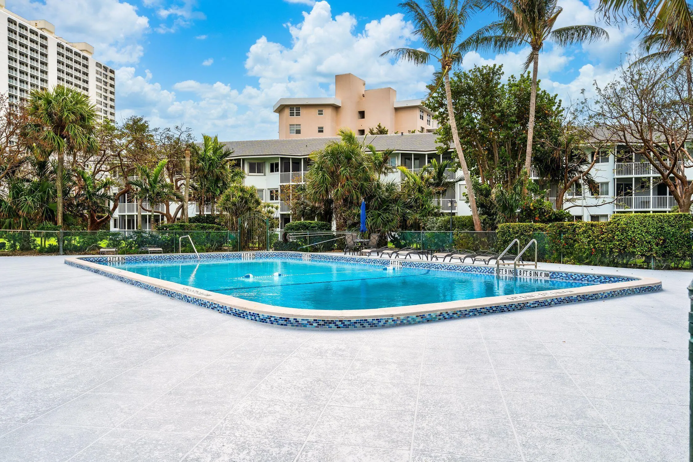 2700 Banyan Road #21c