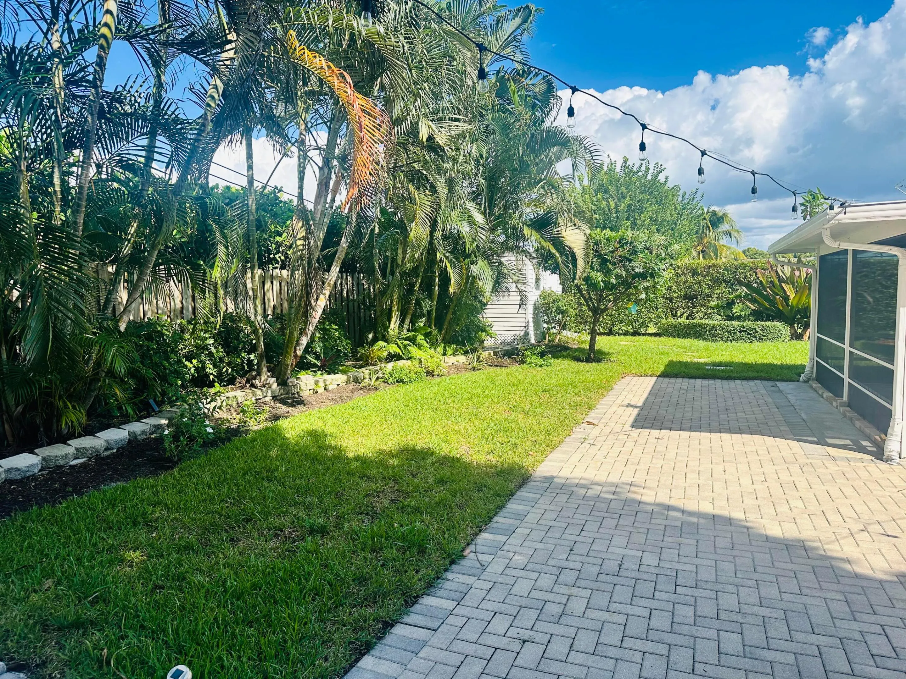 1083 SW 25th Place