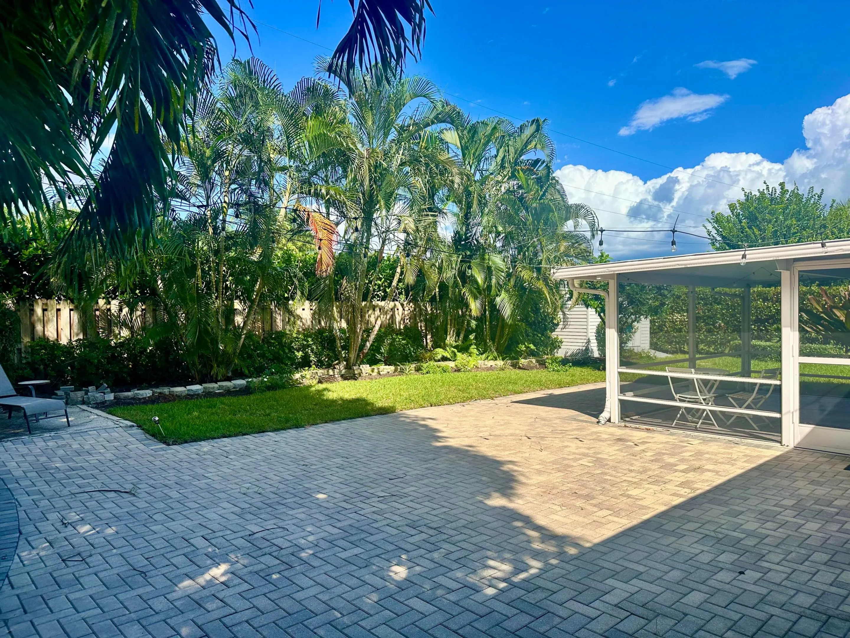 1083 SW 25th Place
