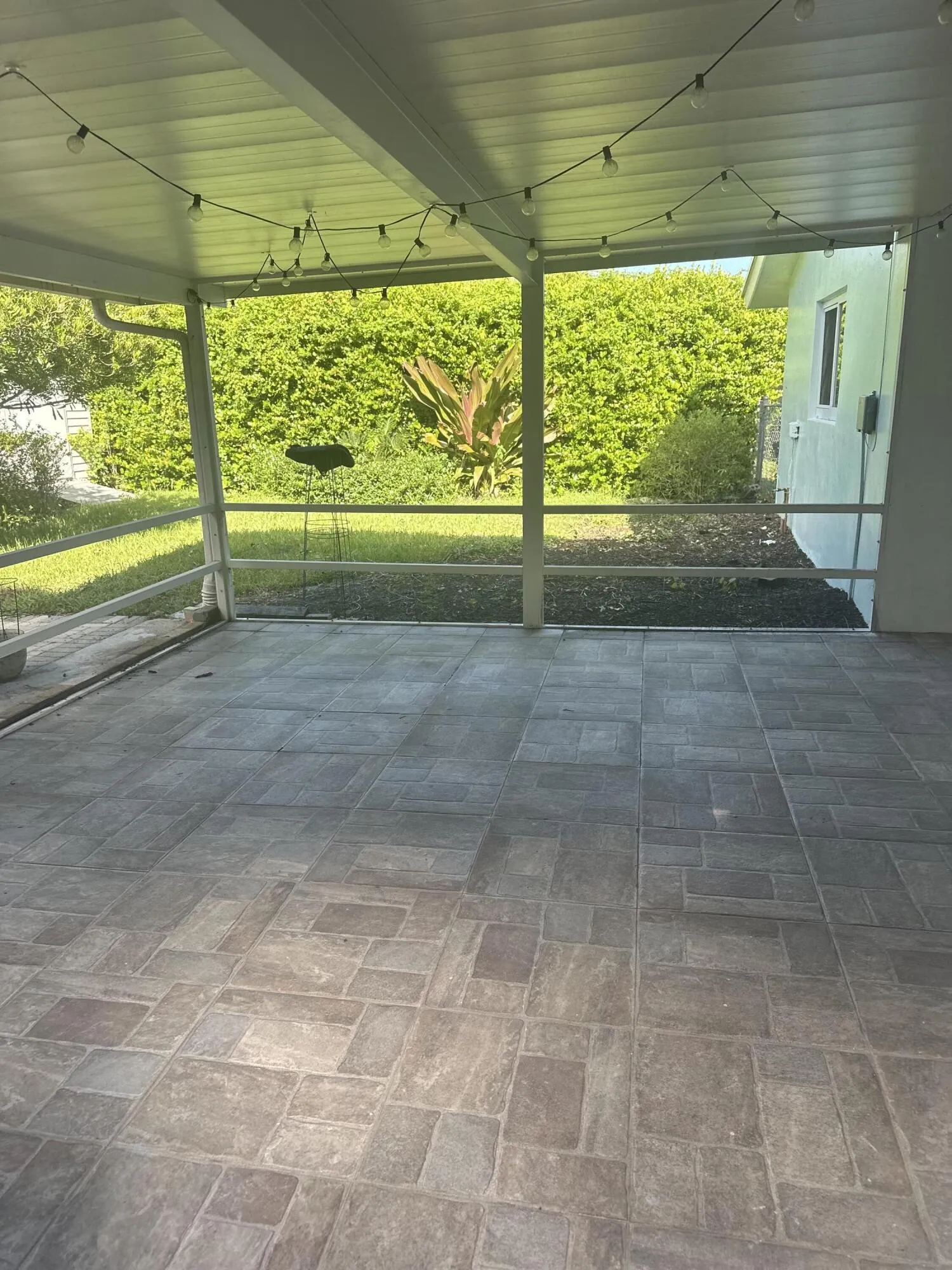 1083 SW 25th Place