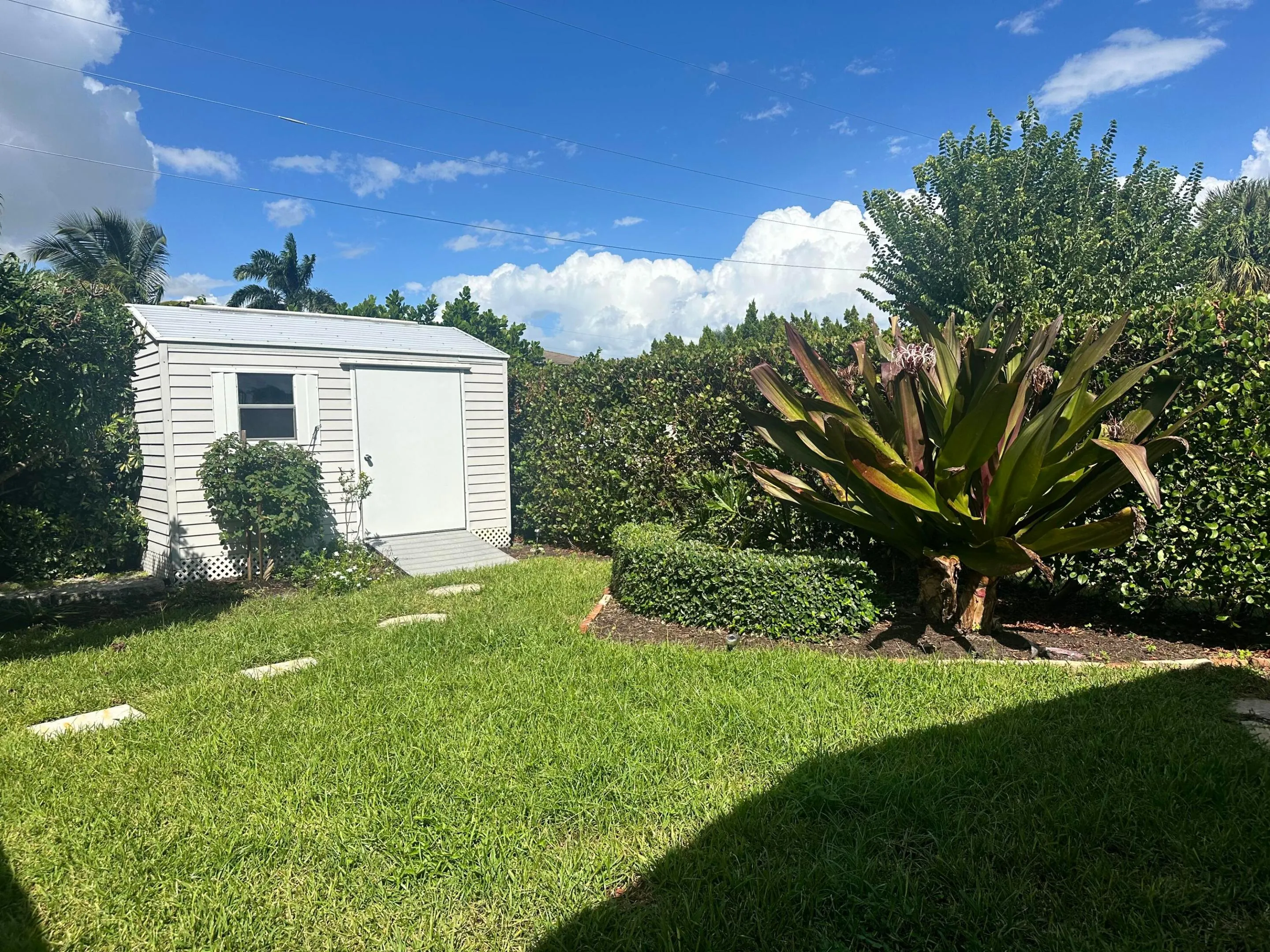 1083 SW 25th Place