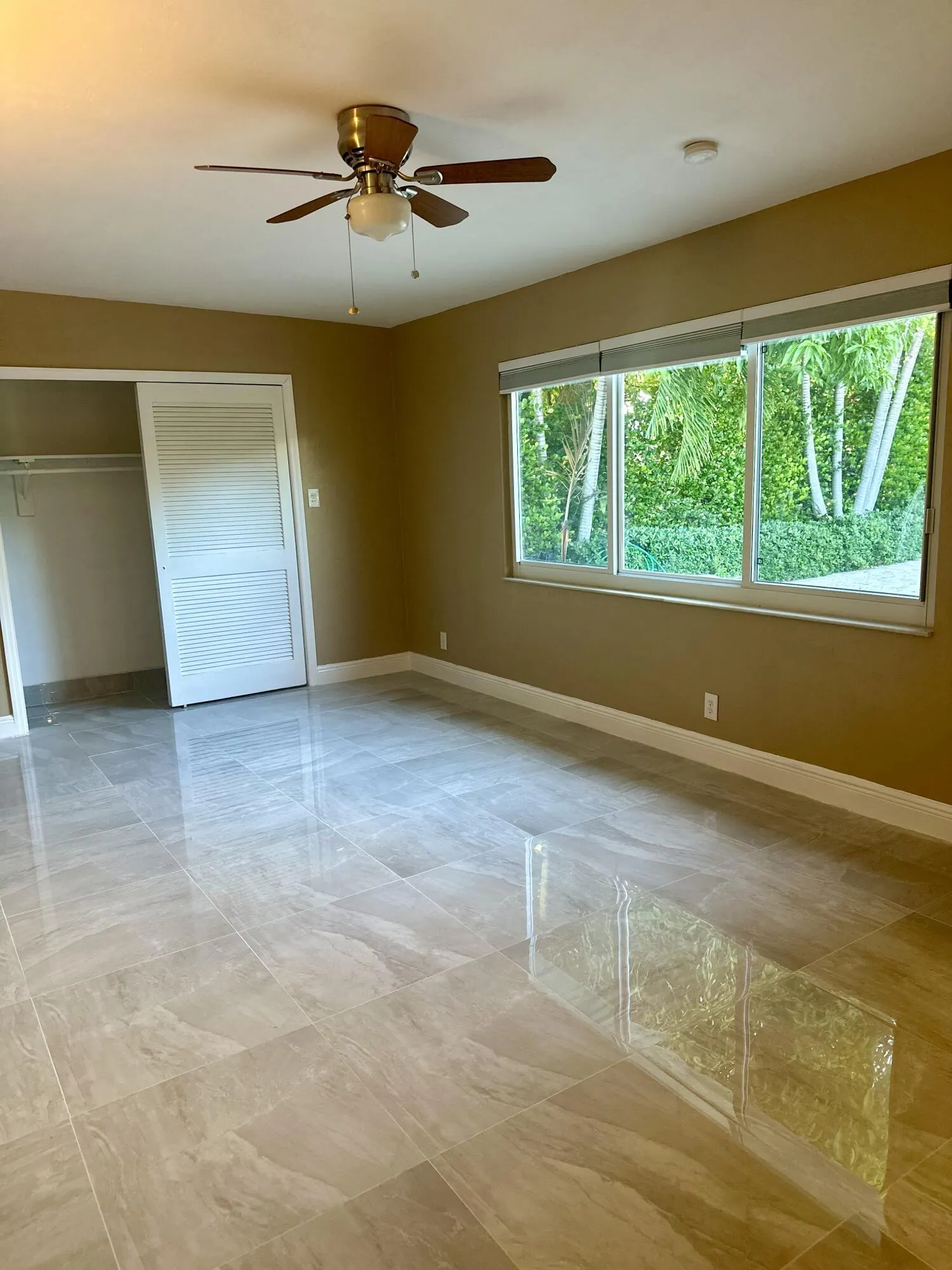 1083 SW 25th Place