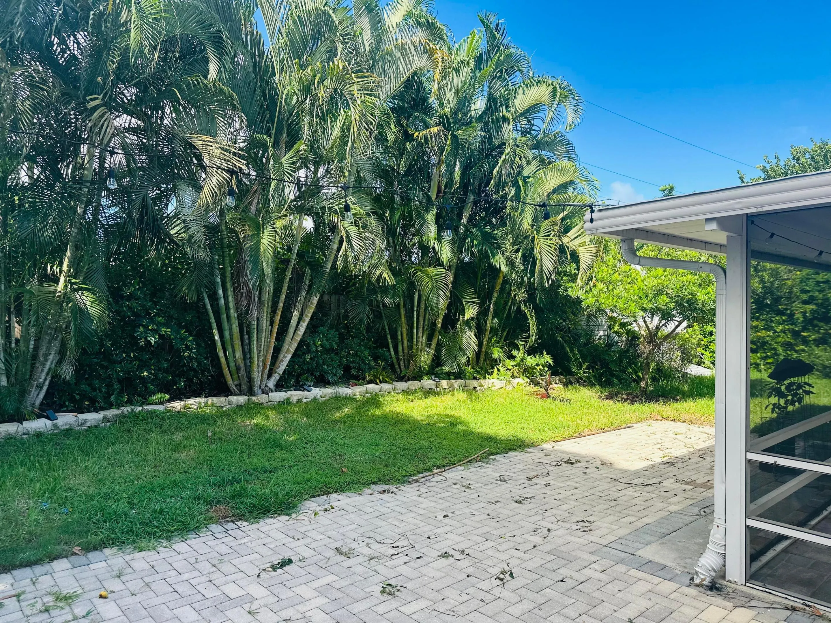 1083 SW 25th Place