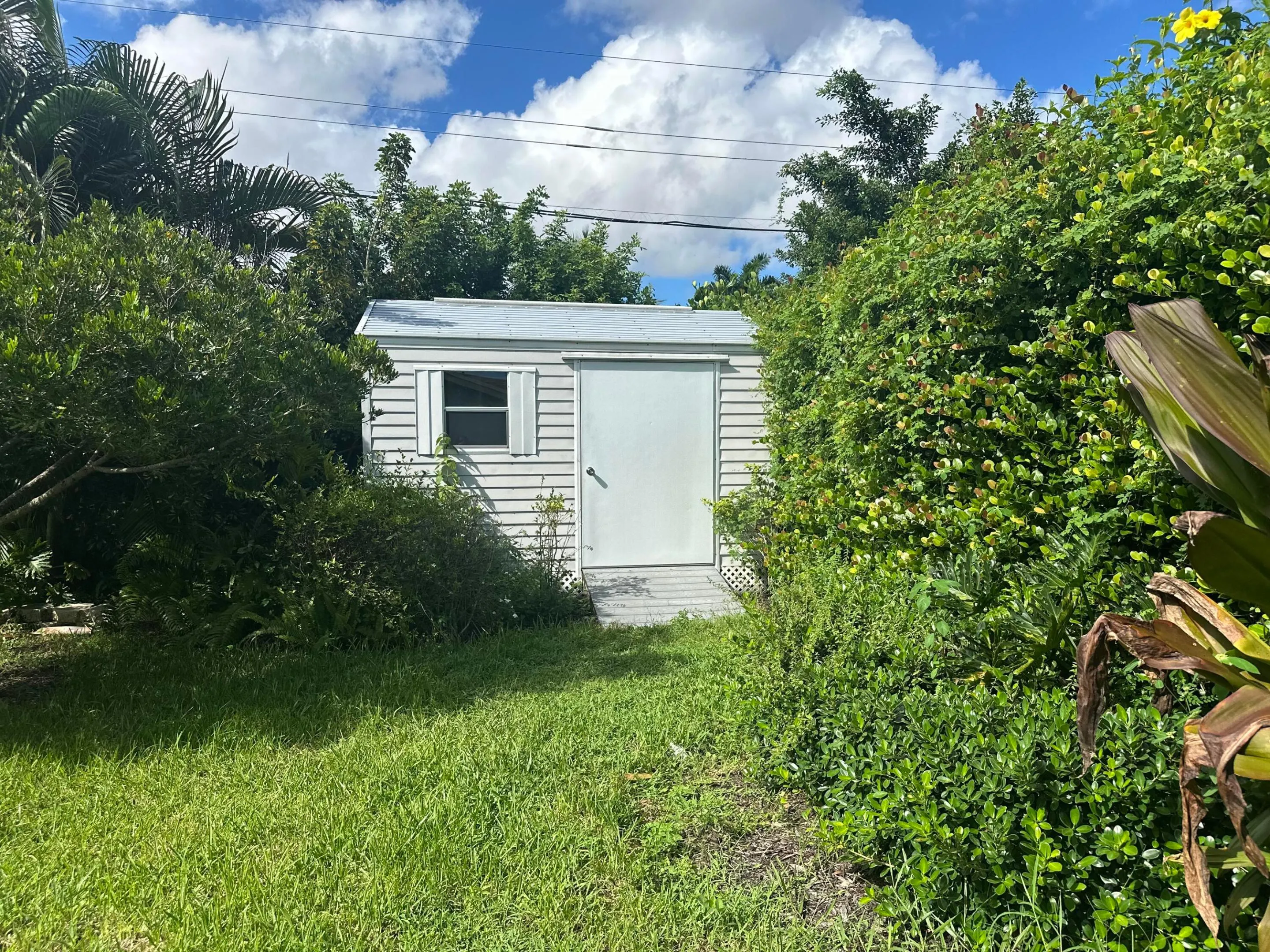 1083 SW 25th Place