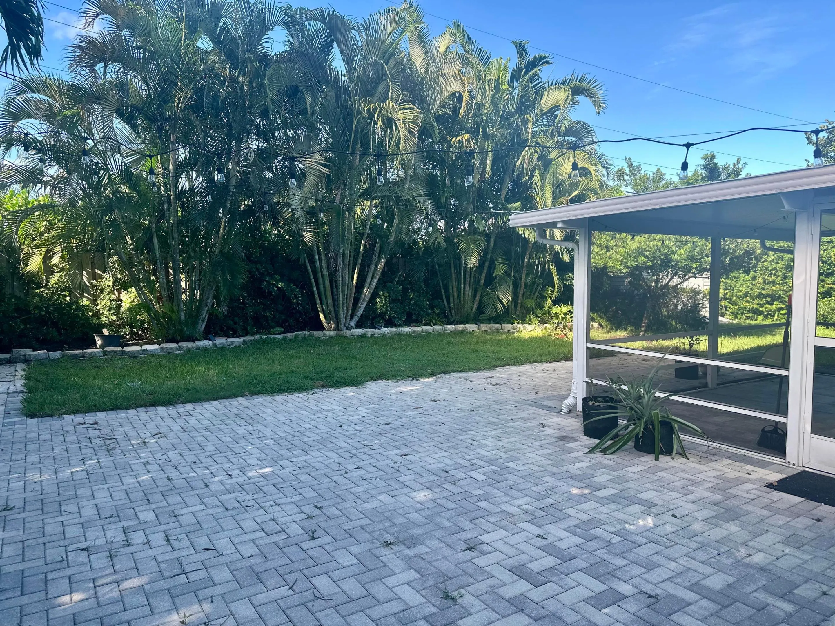 1083 SW 25th Place