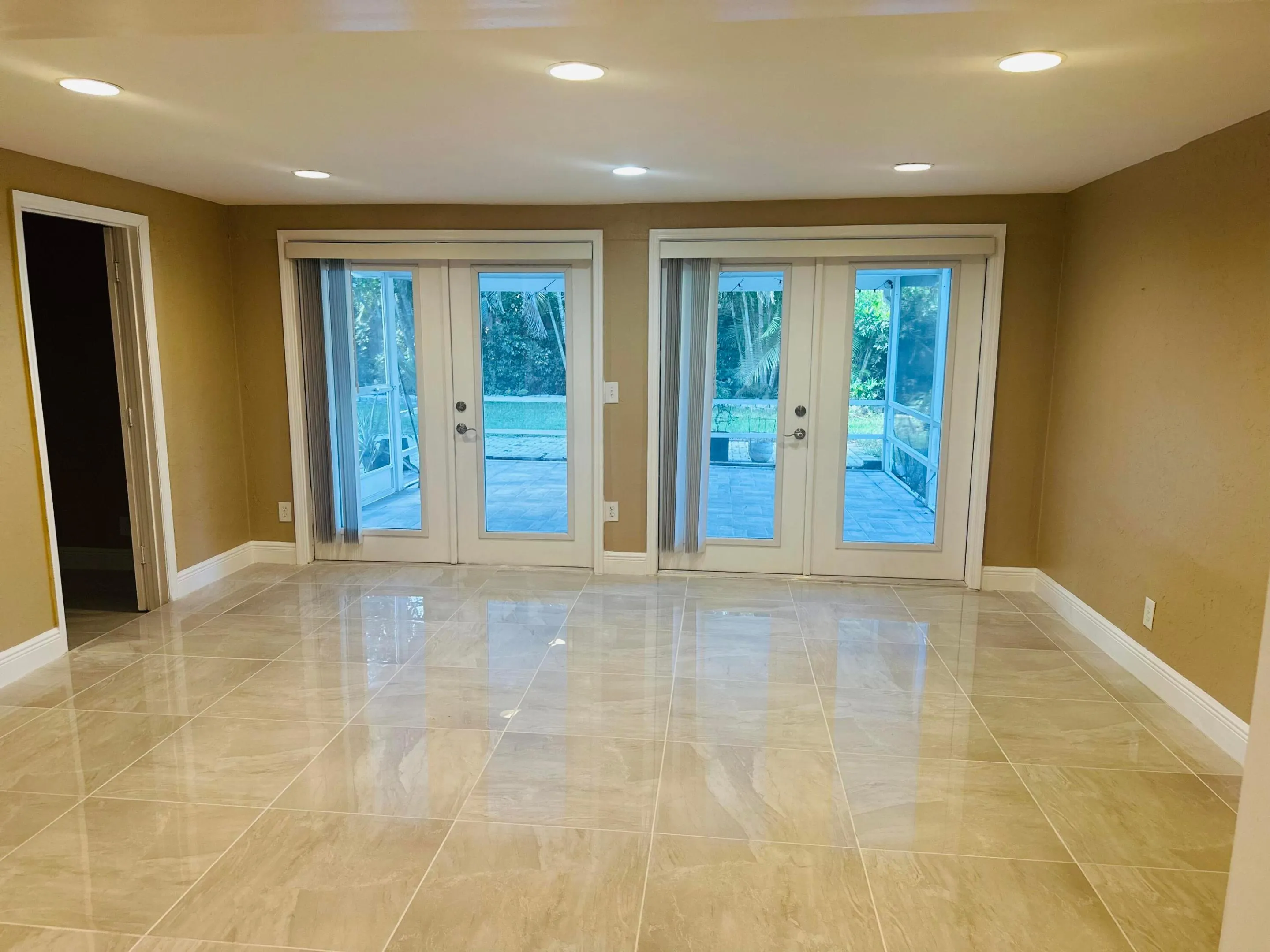 1083 SW 25th Place