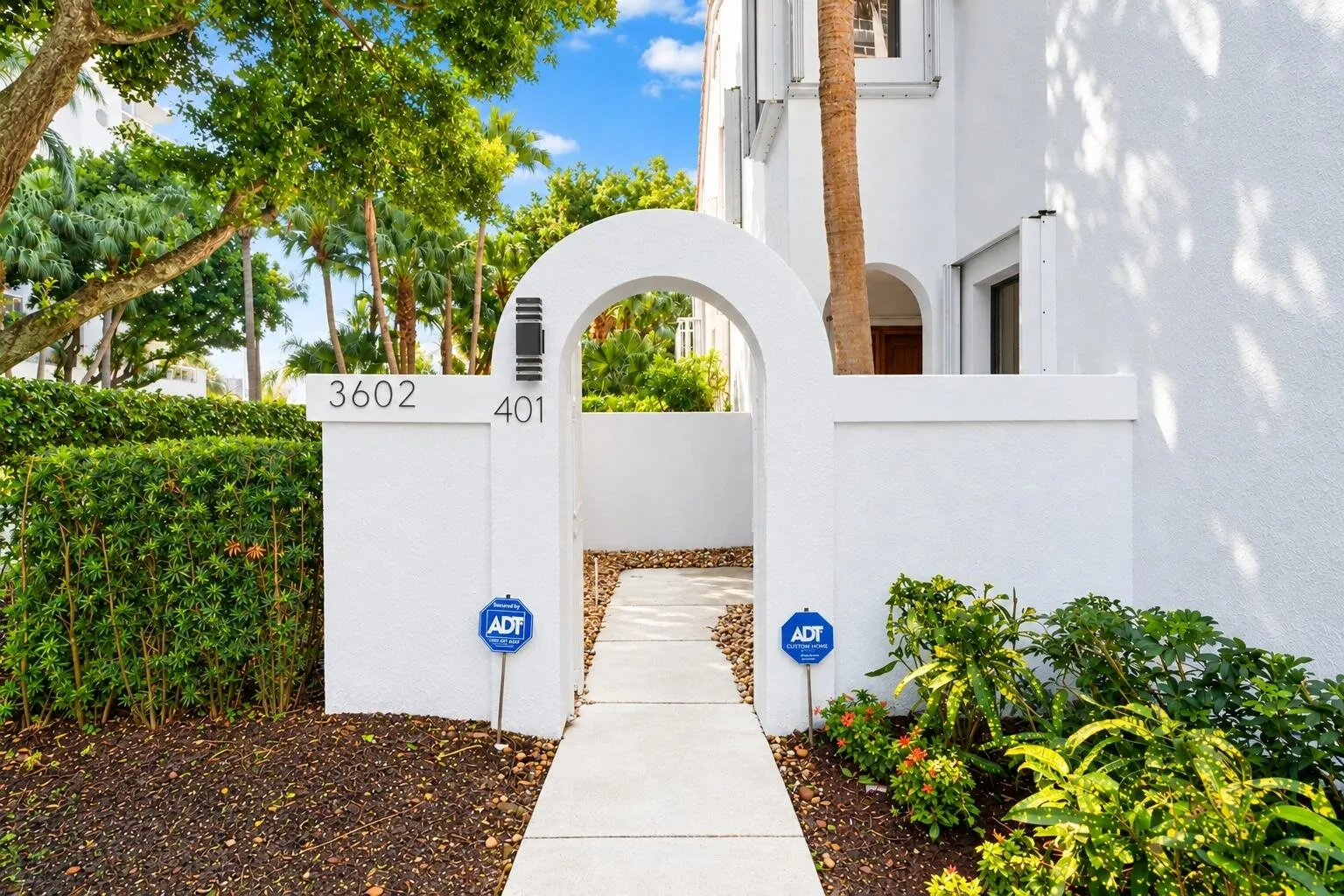3602 YACHT CLUB Drive #401