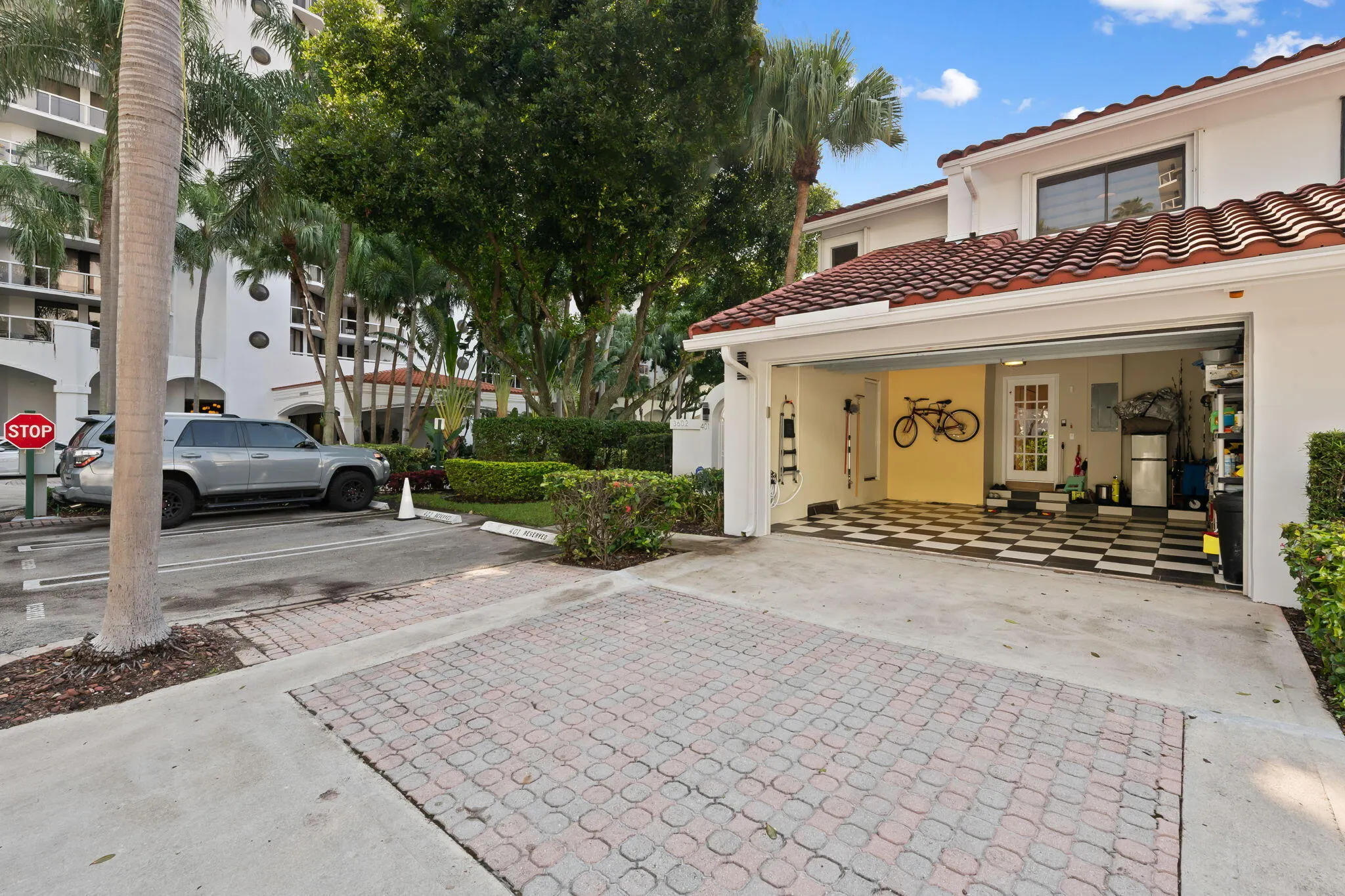 3602 YACHT CLUB Drive #401