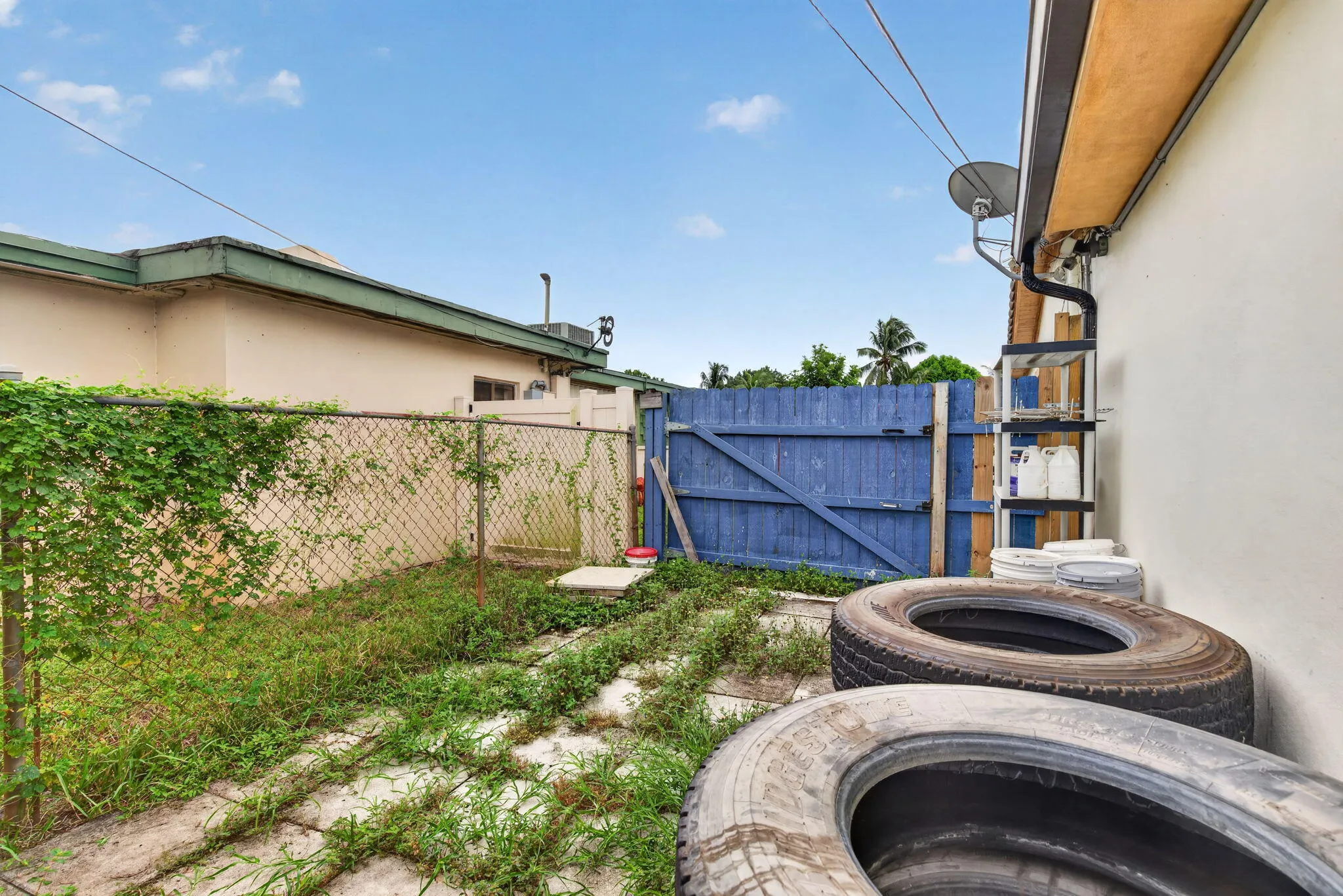 3621 SW 23RD Street