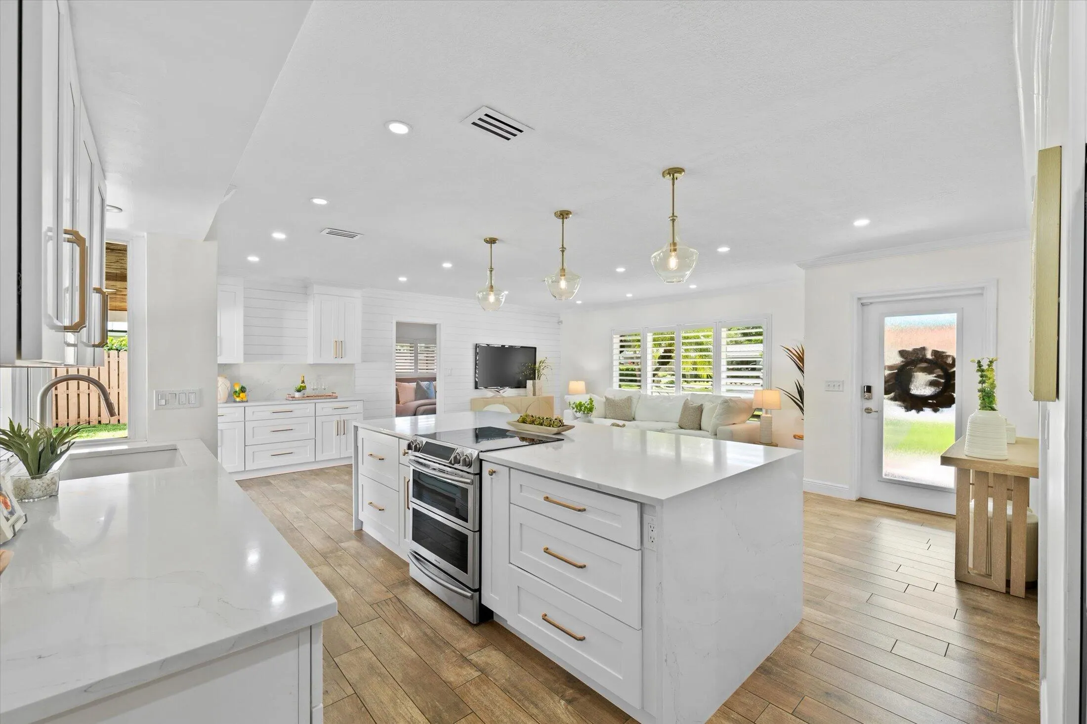 336 NW 11TH Avenue