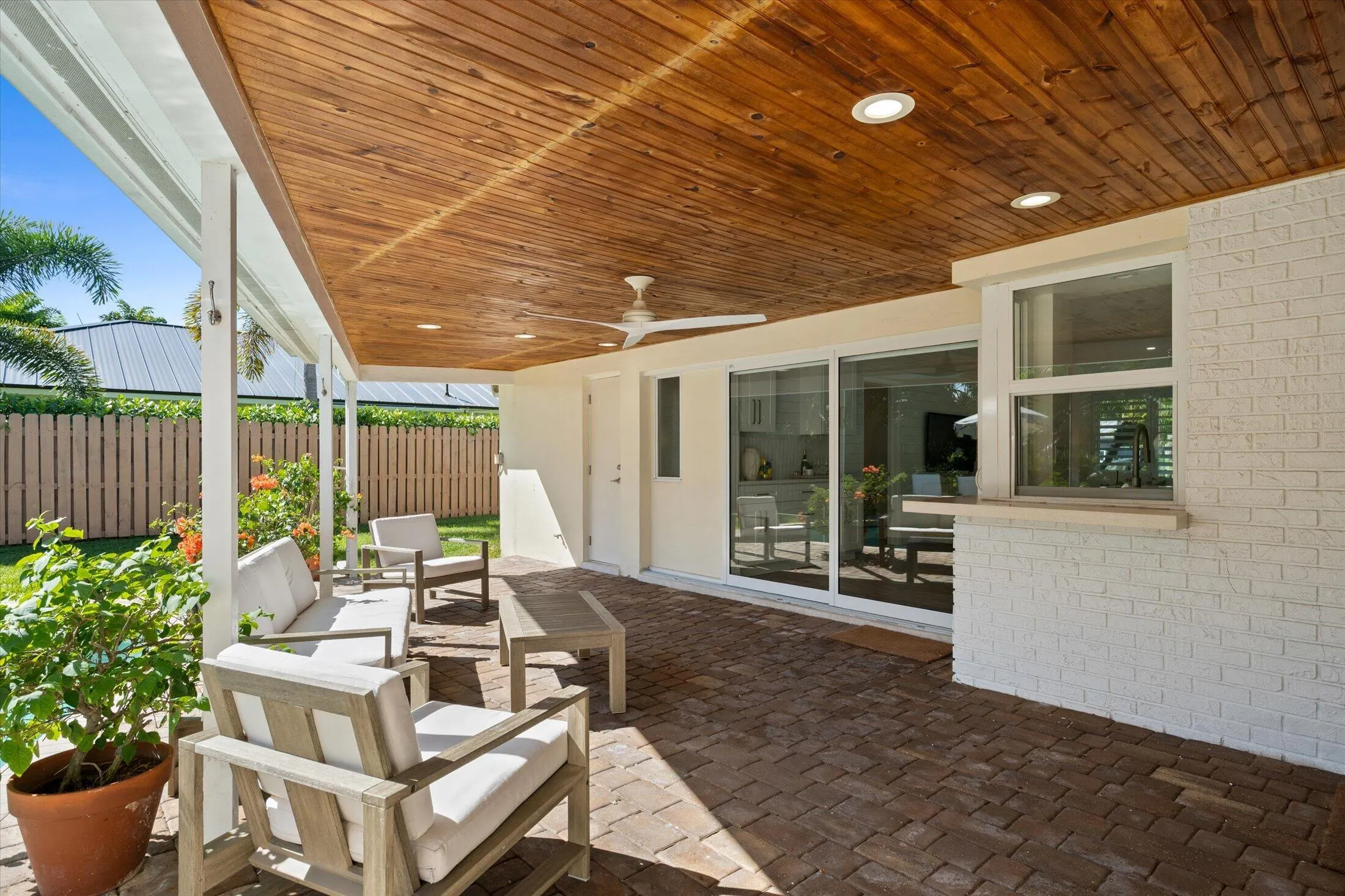 336 NW 11TH Avenue