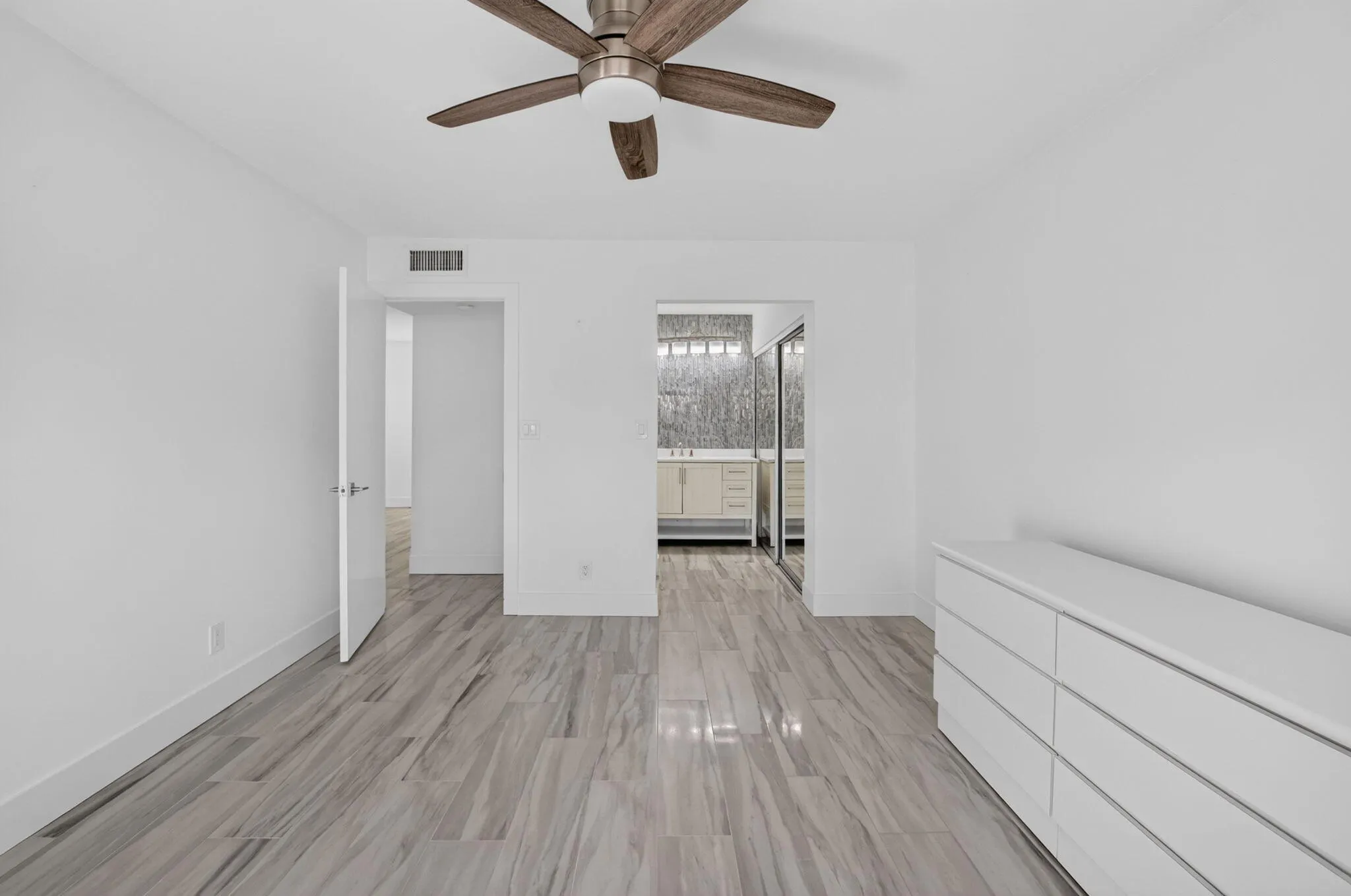 15450 PEMBRIDGE Avenue #163